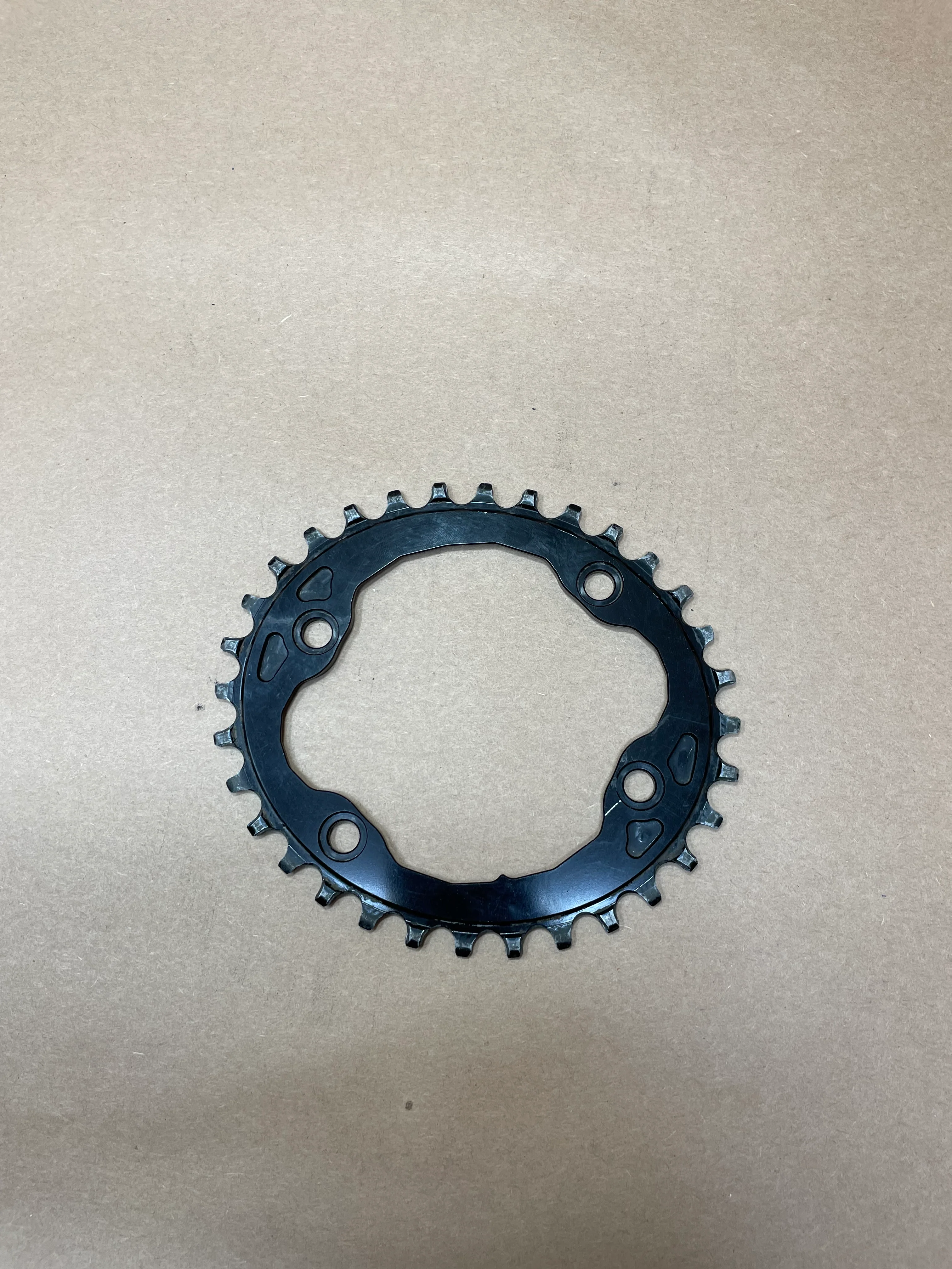 AbsoluteBLACK 32T 96BCD (Asymetric)Oval Chainring Black - Image 2