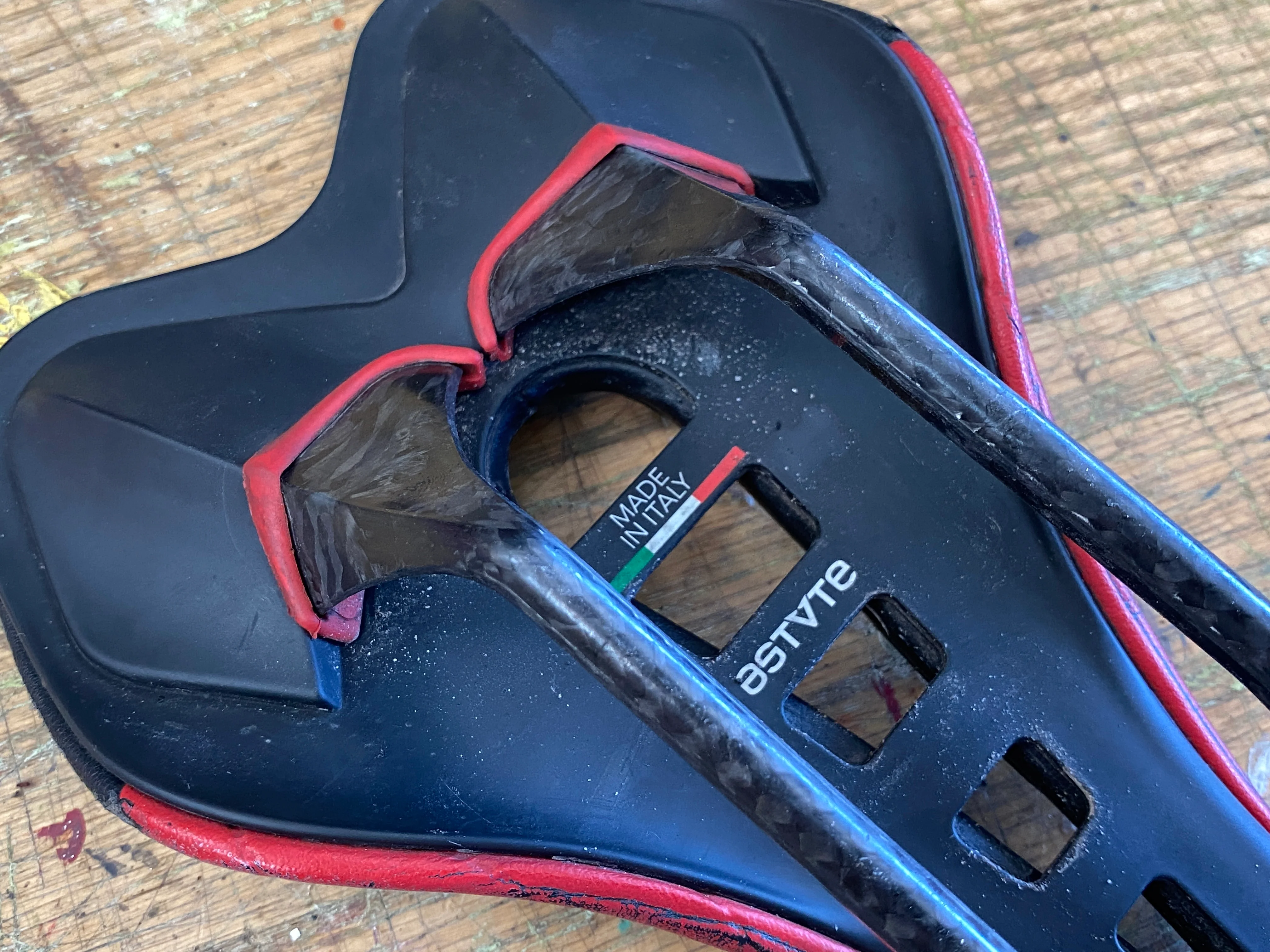 Astute Skylite VT Carbonio Saddle - Image 5