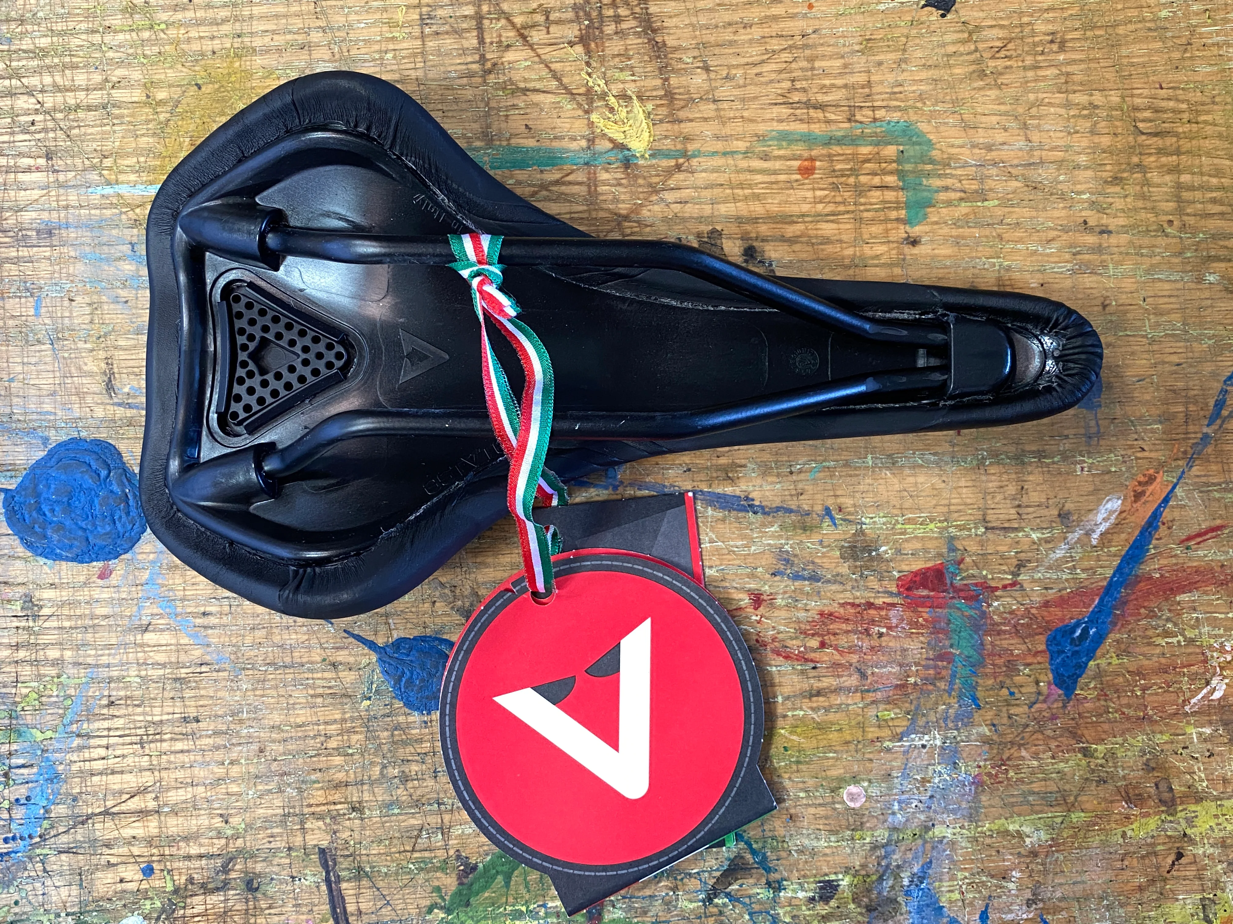 Astute Sun SR Saddle New In Box - Image 3