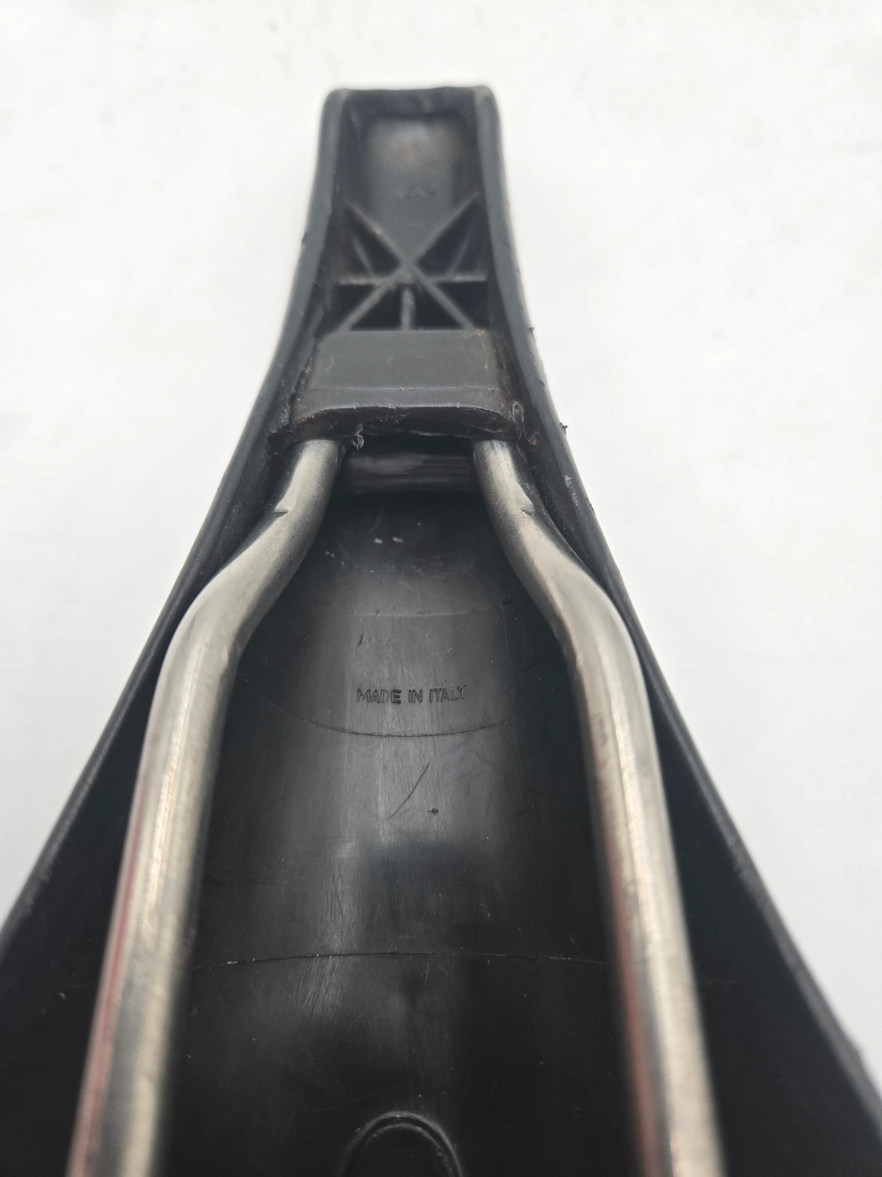 Avocet, Air 40R O2 Saddle - Image 7