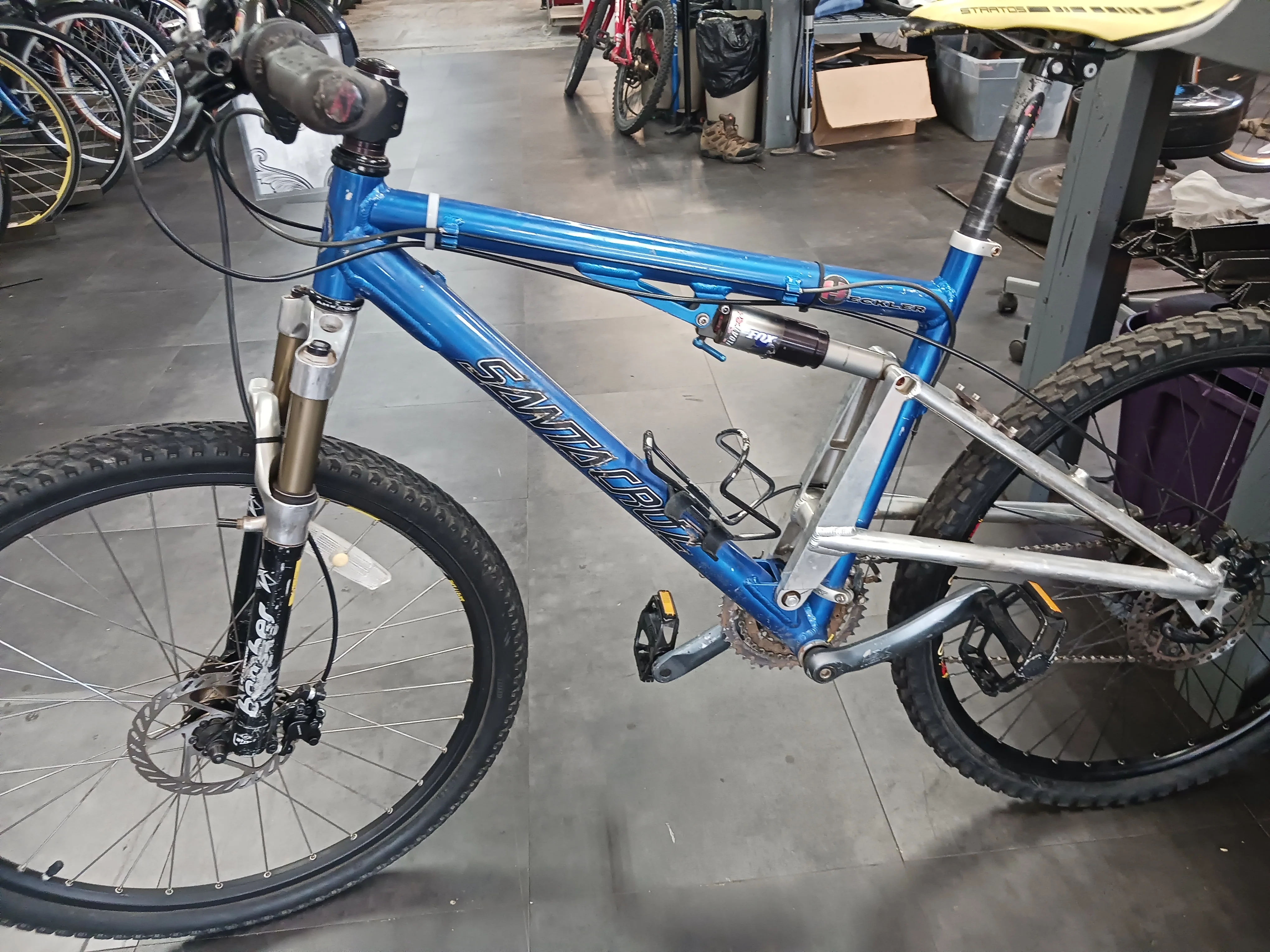 Santa Cruz Heckler, Mountain Bike Large - Image 2