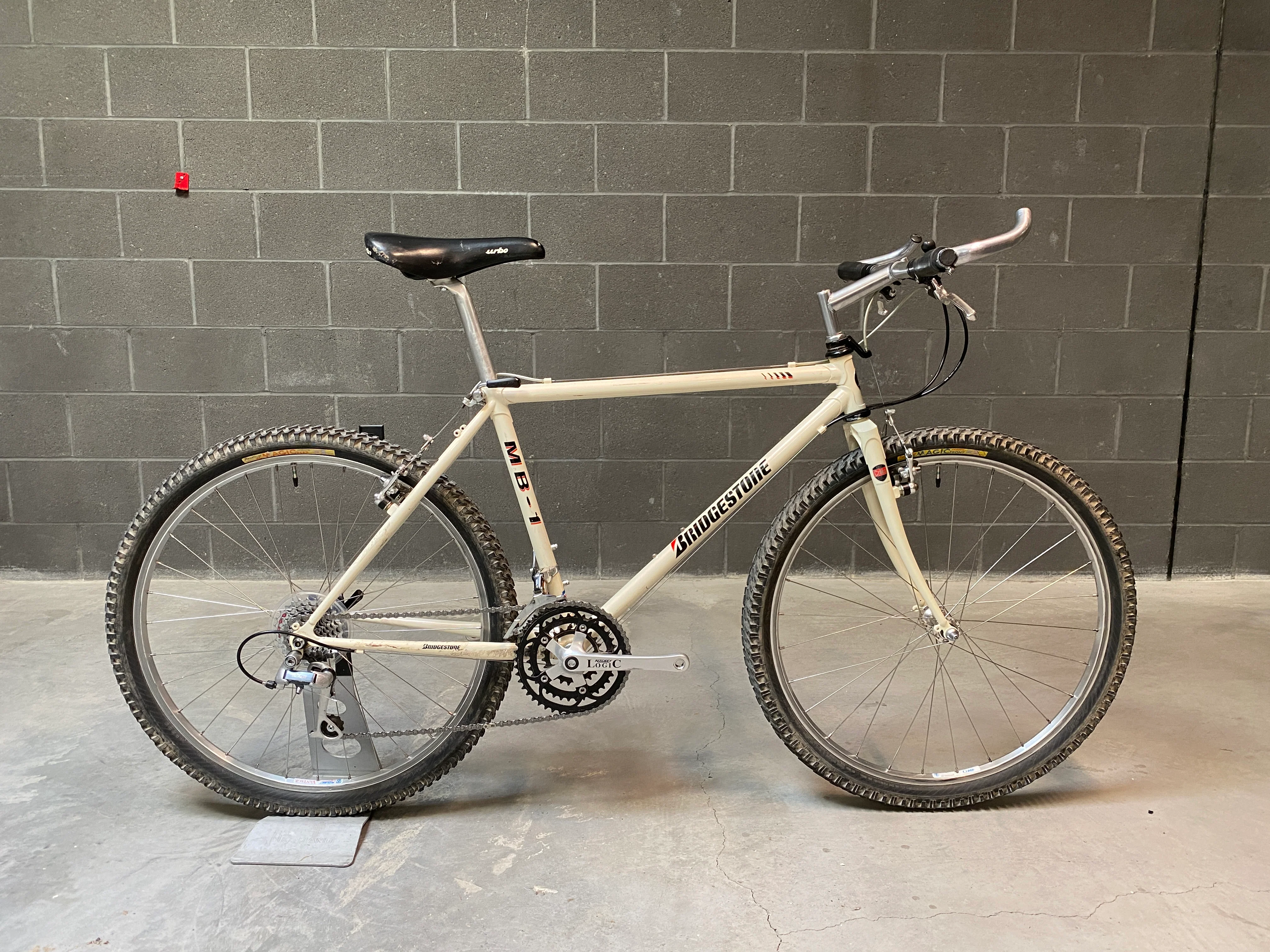 Bridgestone MB-1 XT Mountain Bike - 18 inch