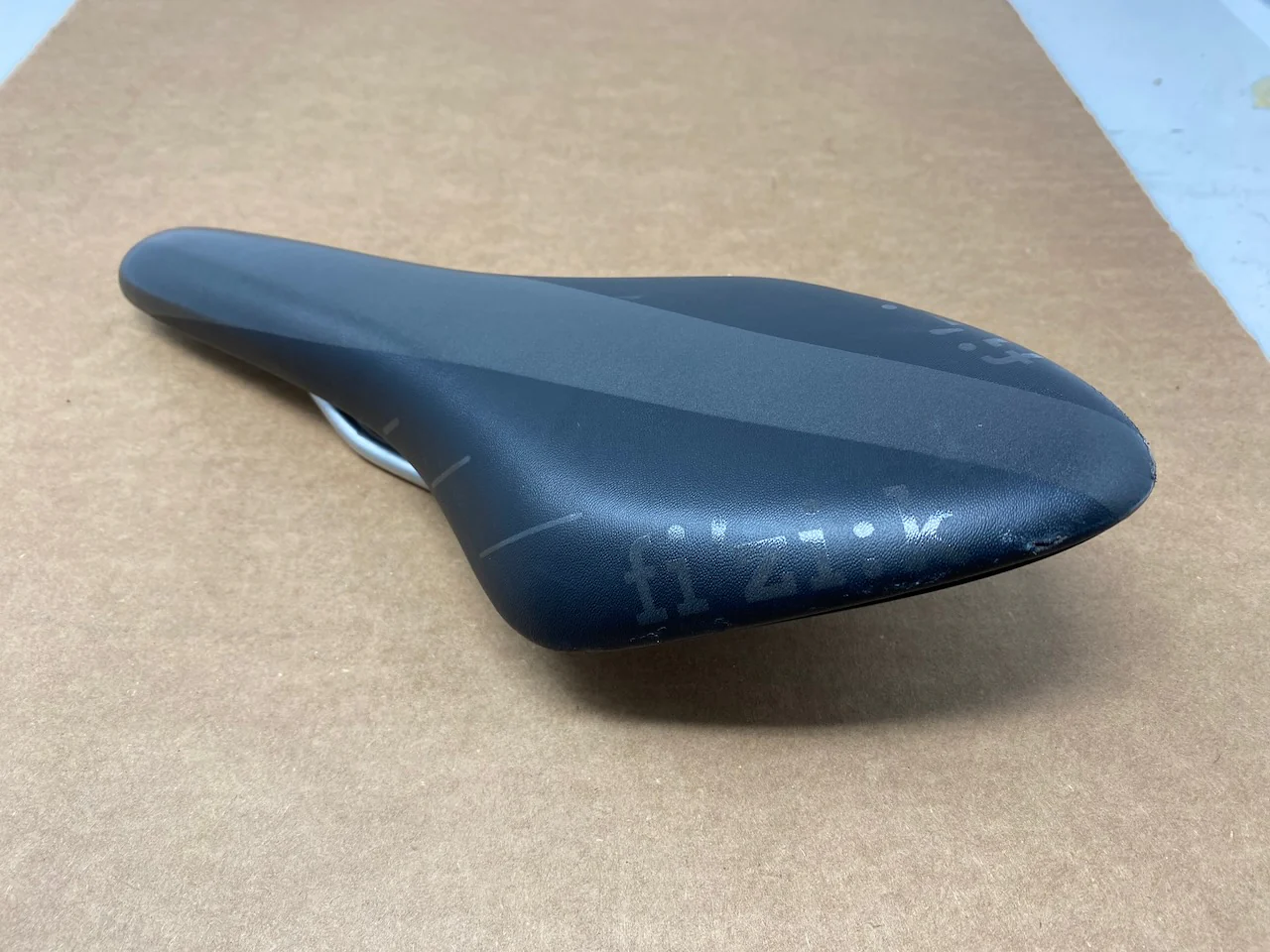 Fizik Arione R7 Leather Saddle, Black - Image 2