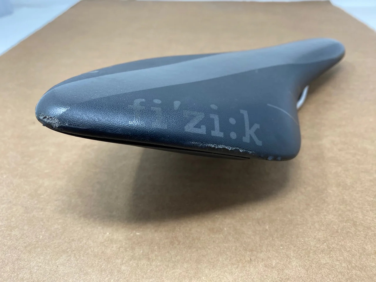Fizik Arione R7 Leather Saddle, Black - Image 5