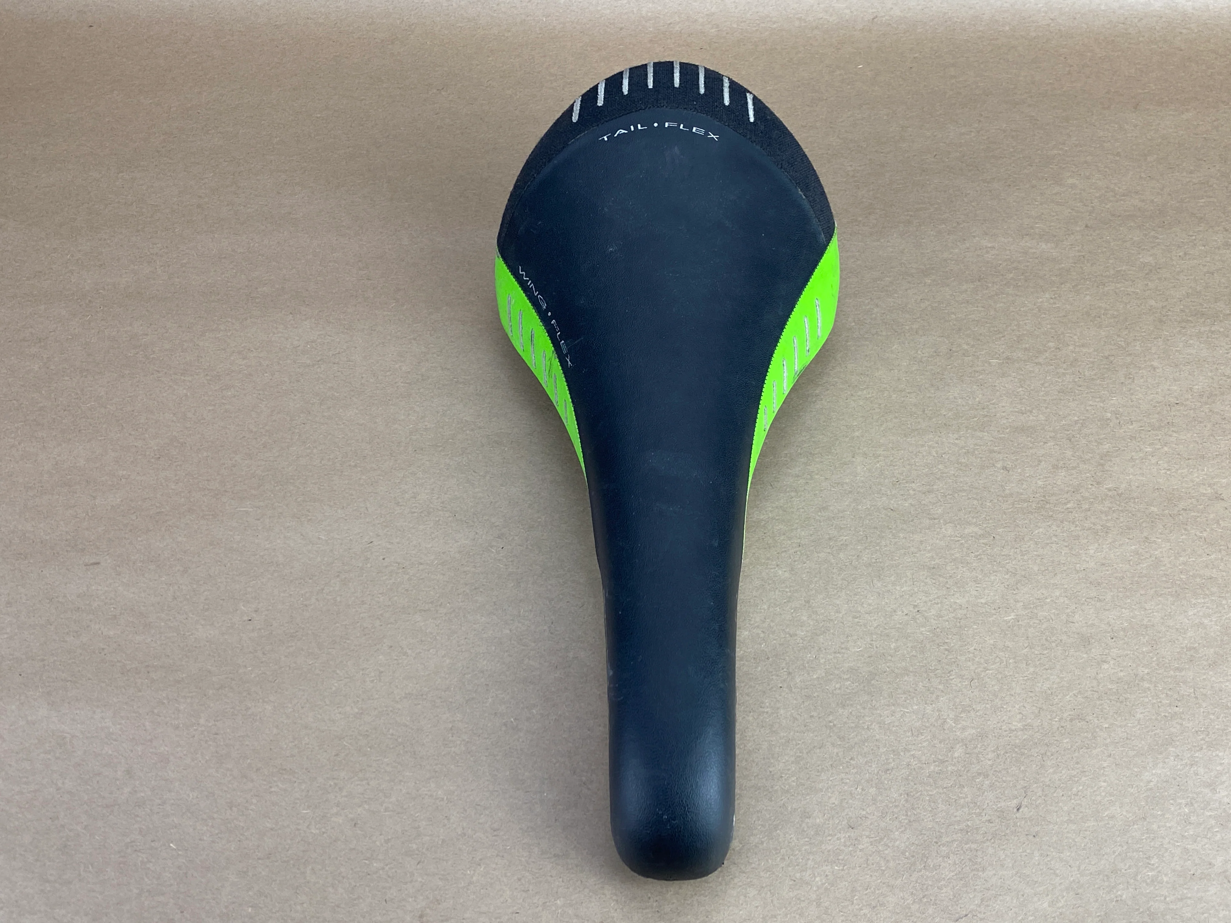 Fizik Gobi MTB Saddle Titanium Rails Neon - Image 4