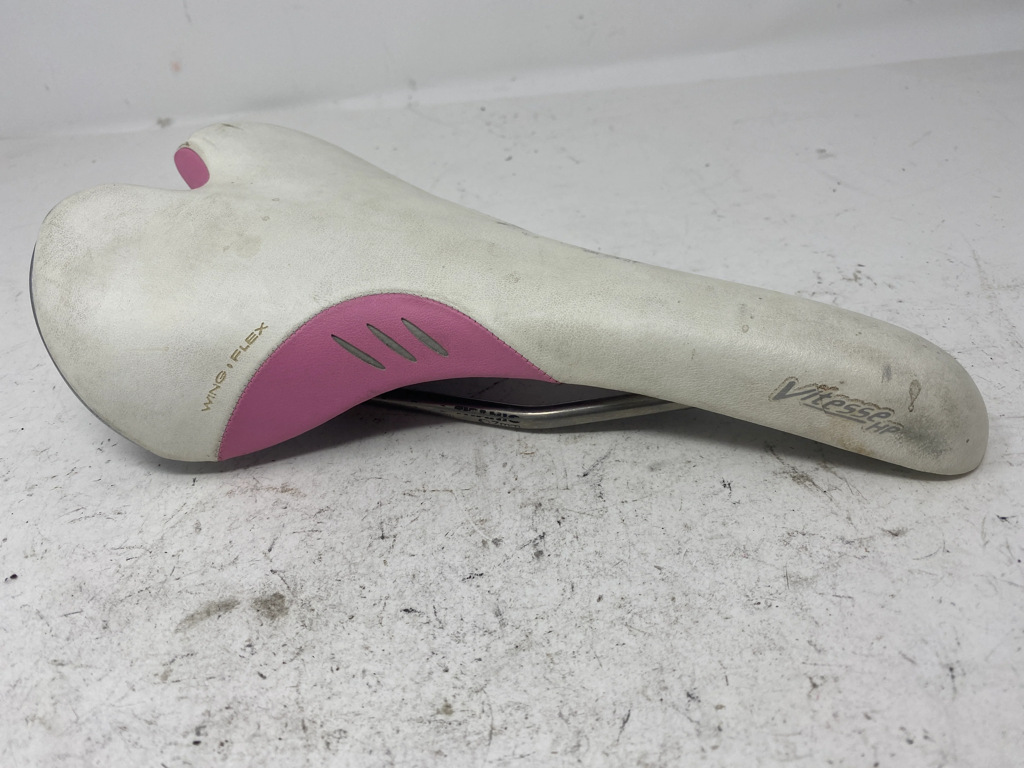 Fizik Vitesse HP Bicycle Saddle Pink