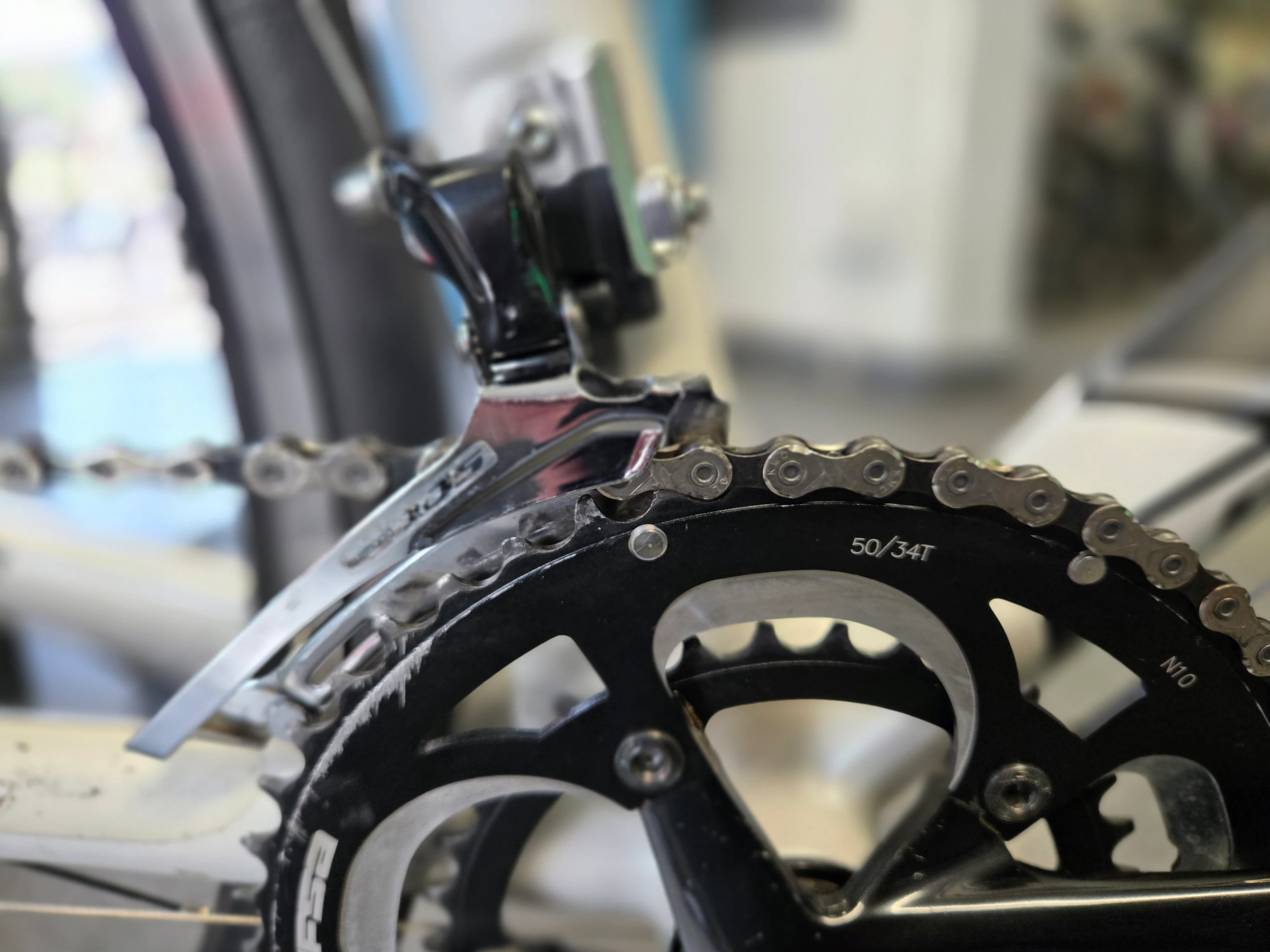 GT Attack, Road Bike 55cm Carbon Shimano 105 - Image 4
