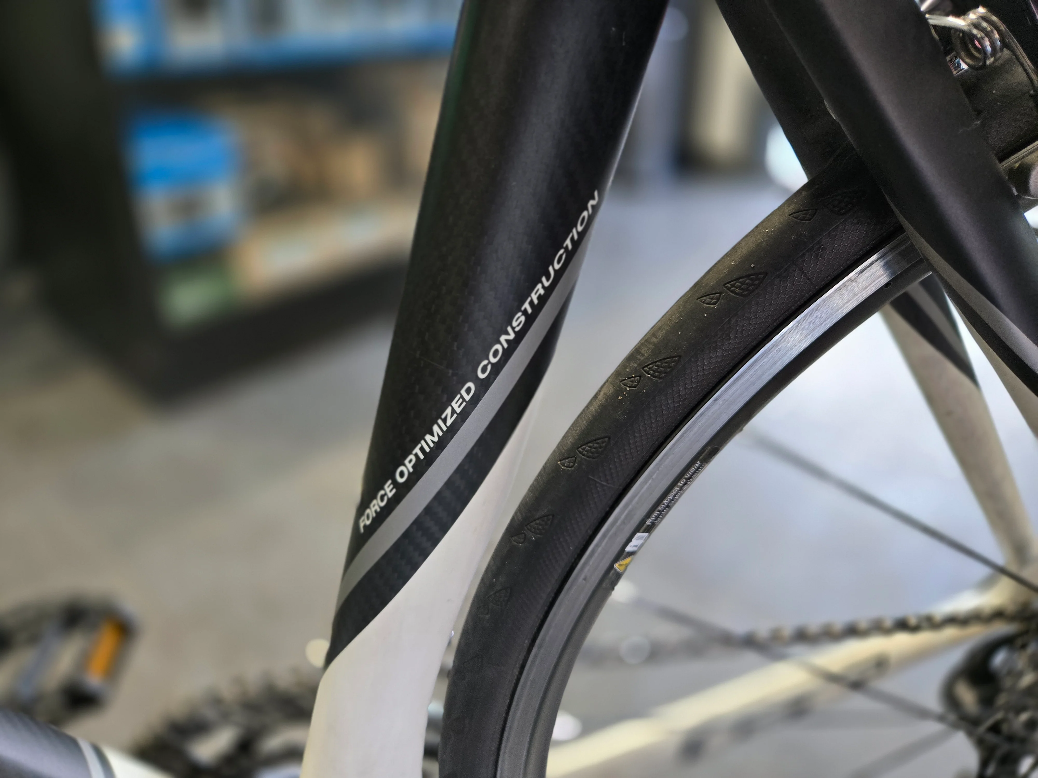 GT Attack, Road Bike 55cm Carbon Shimano 105 - Image 8