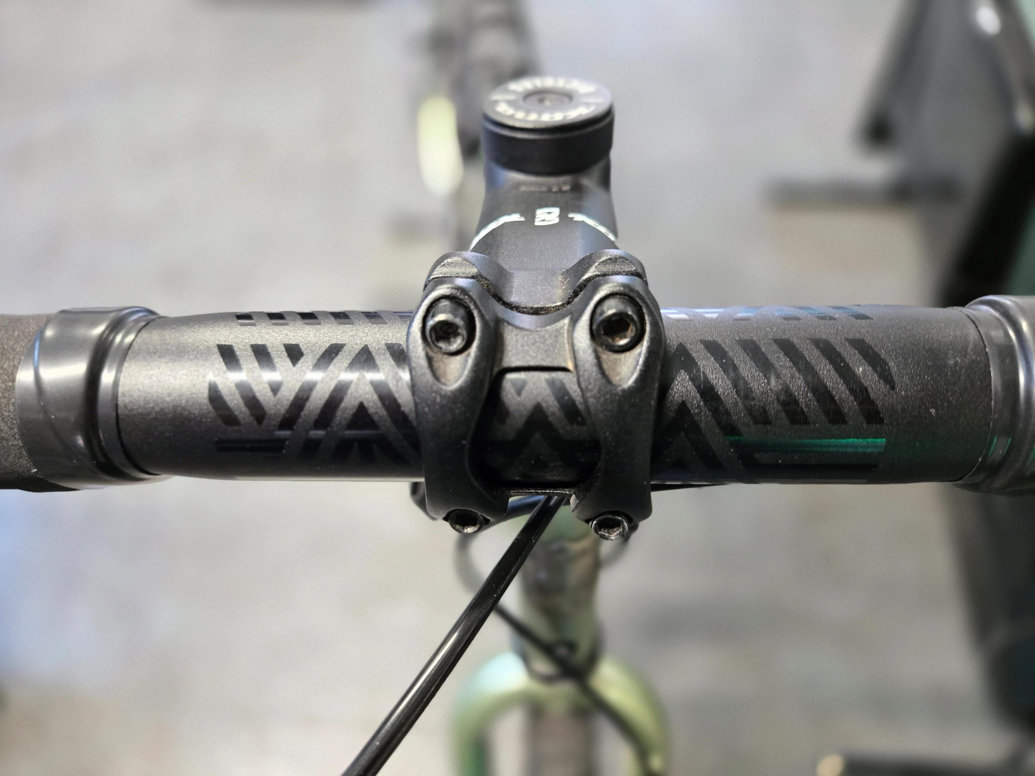 Kona Sutra Gravel Bike, Large - Image 17