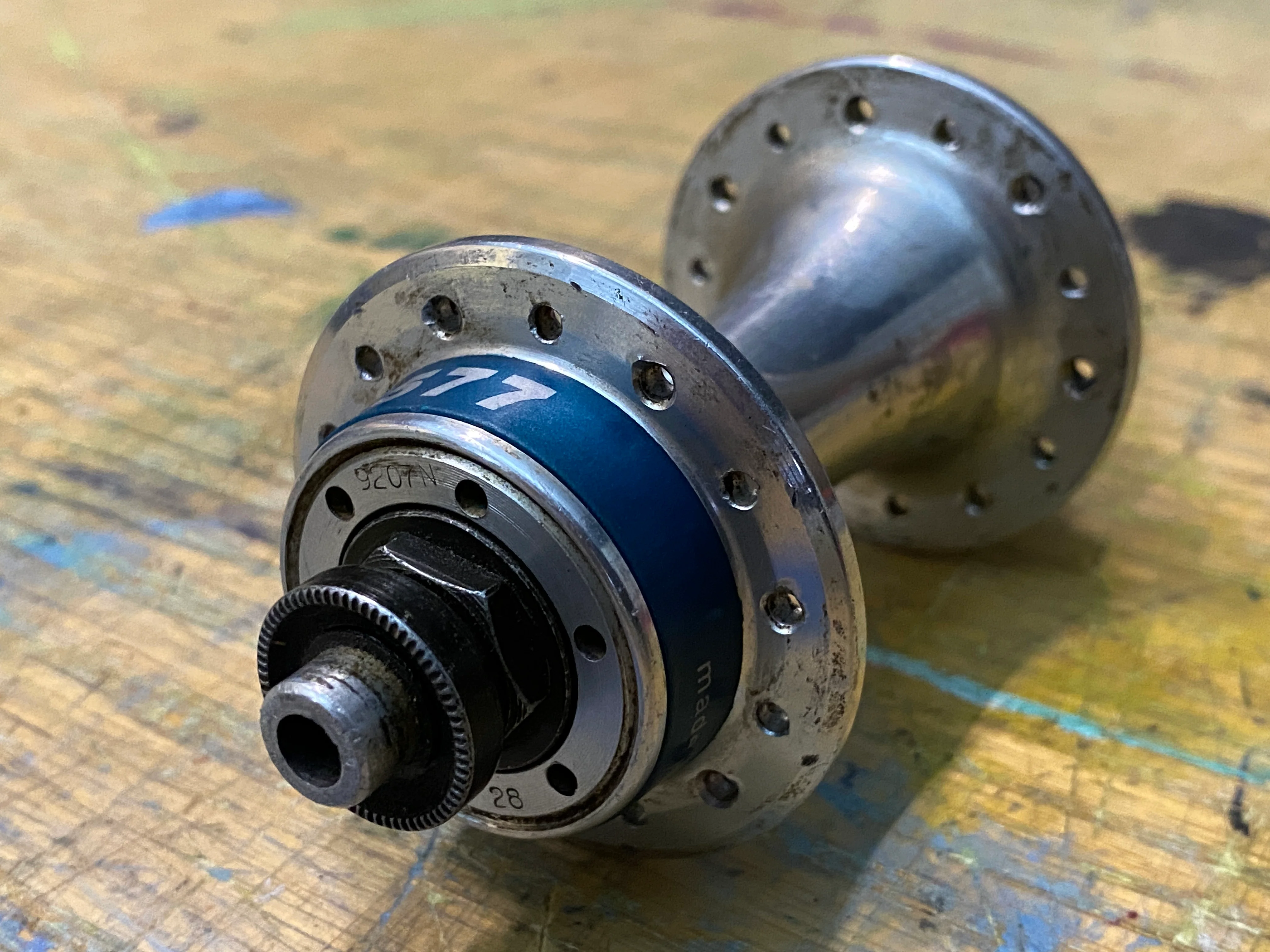 Mavic 577 28h Front Hub QR - Image 2