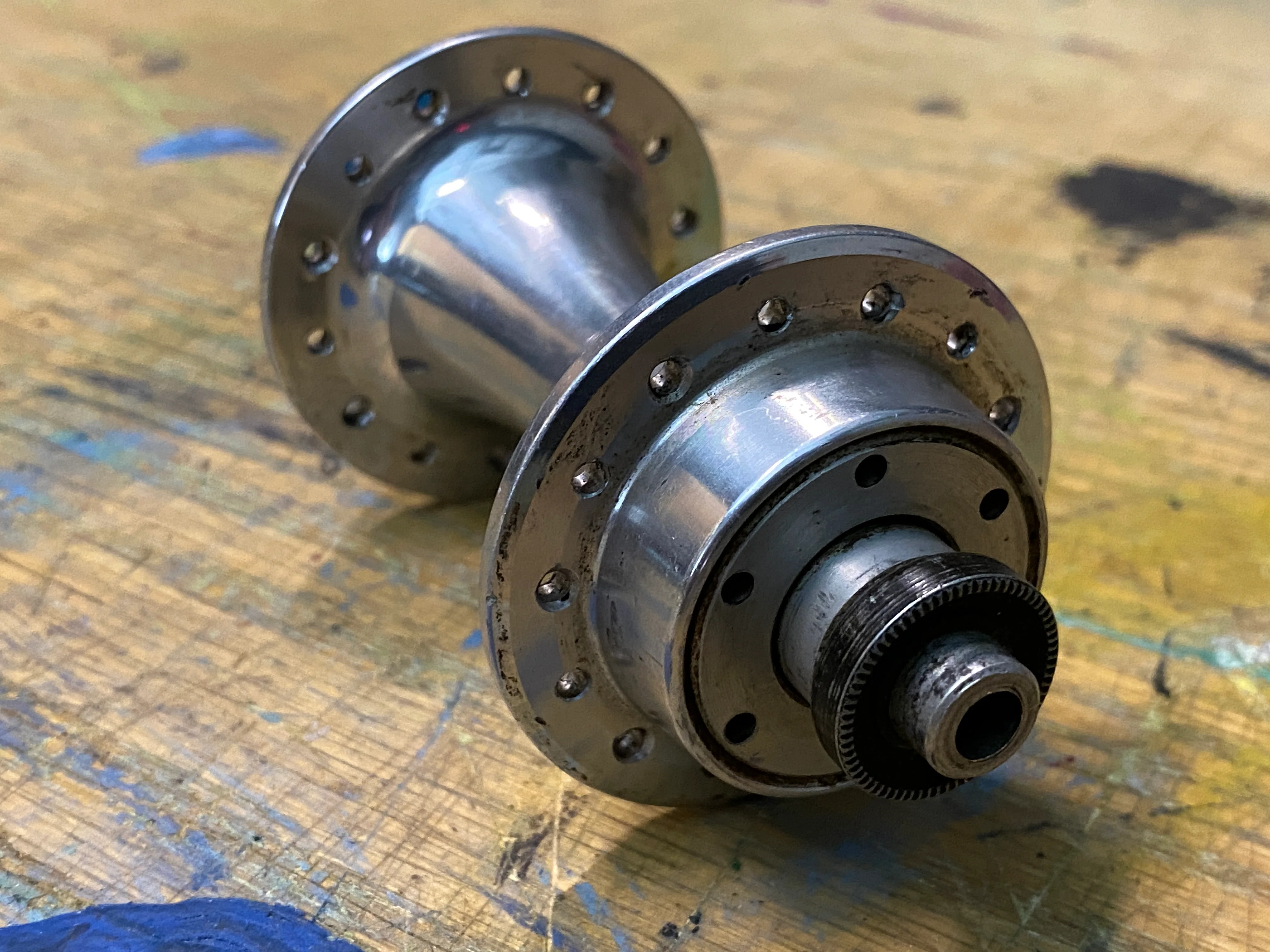 Mavic 577 28h Front Hub QR - Image 3