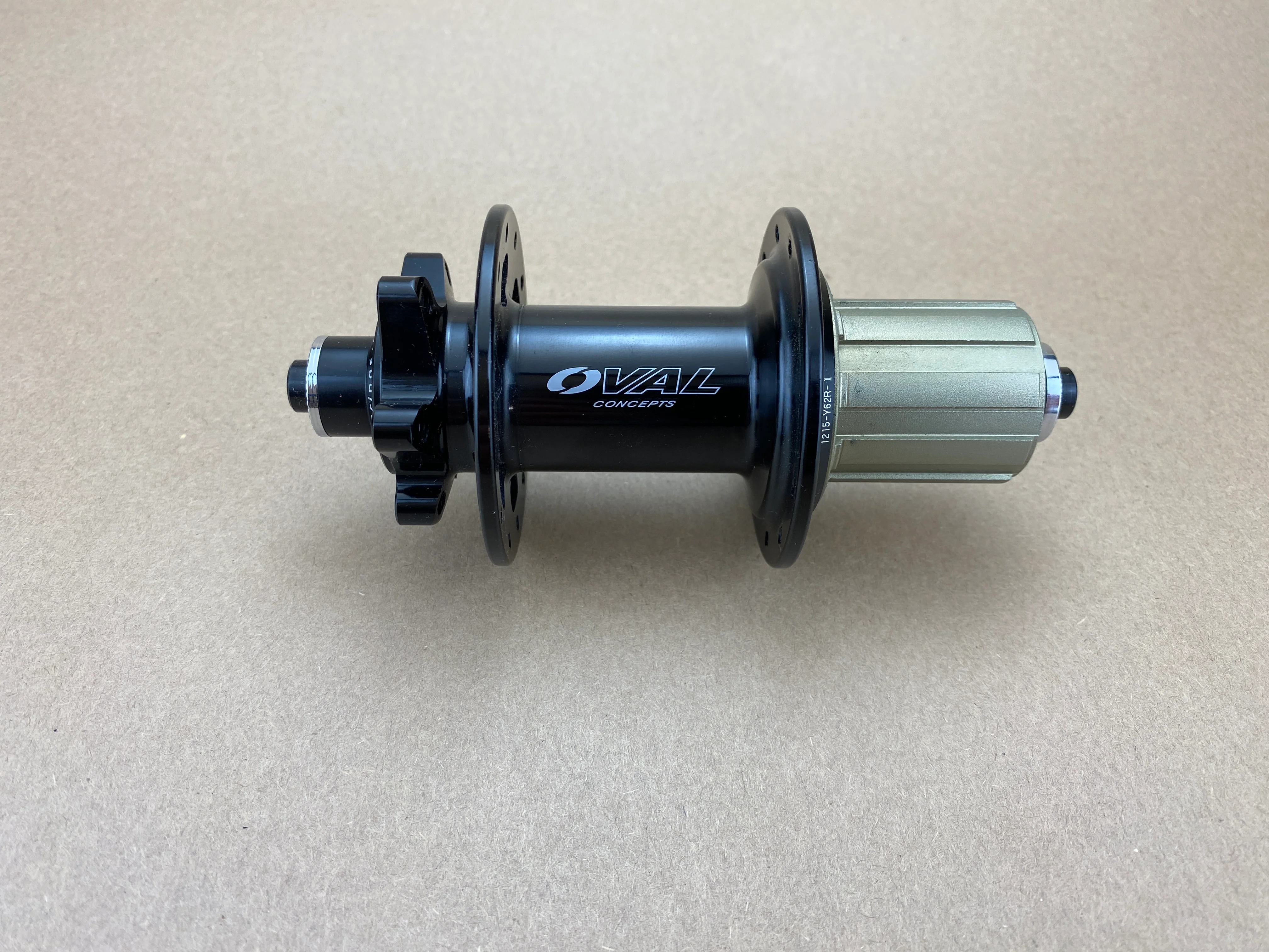 Oval Concepts 900 Rear Hub 24 hole 10 x 135 HG Disc 1