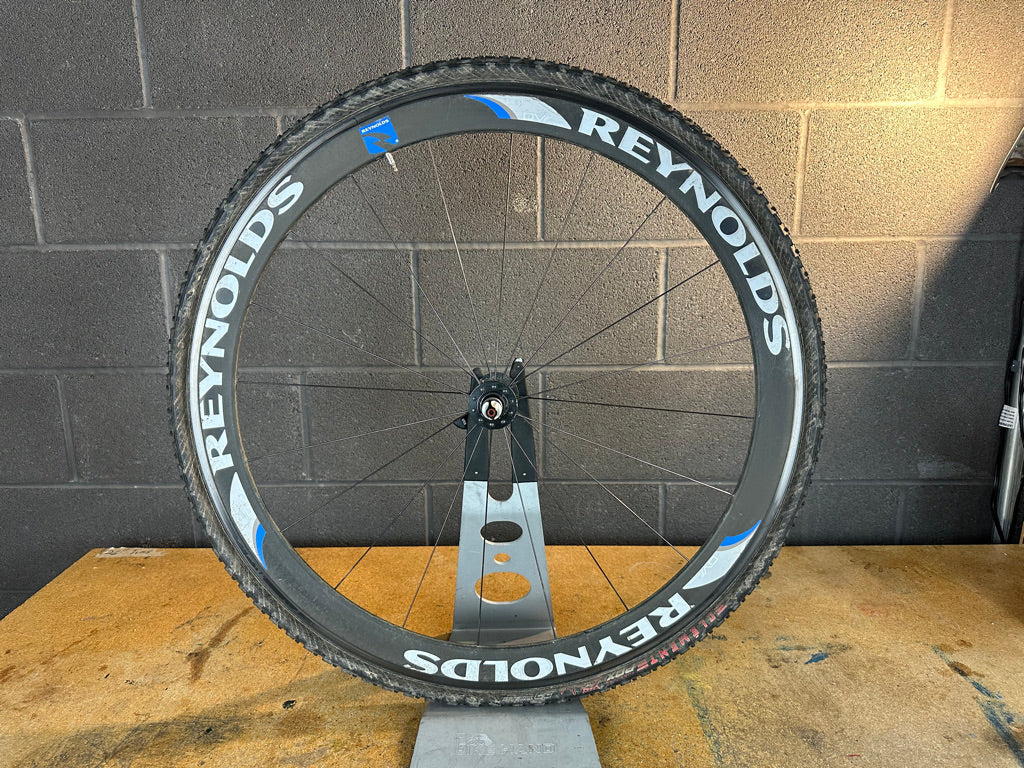 Reynolds DV46 Cross Carbon 700c Tubular Front Wheel - Image 5