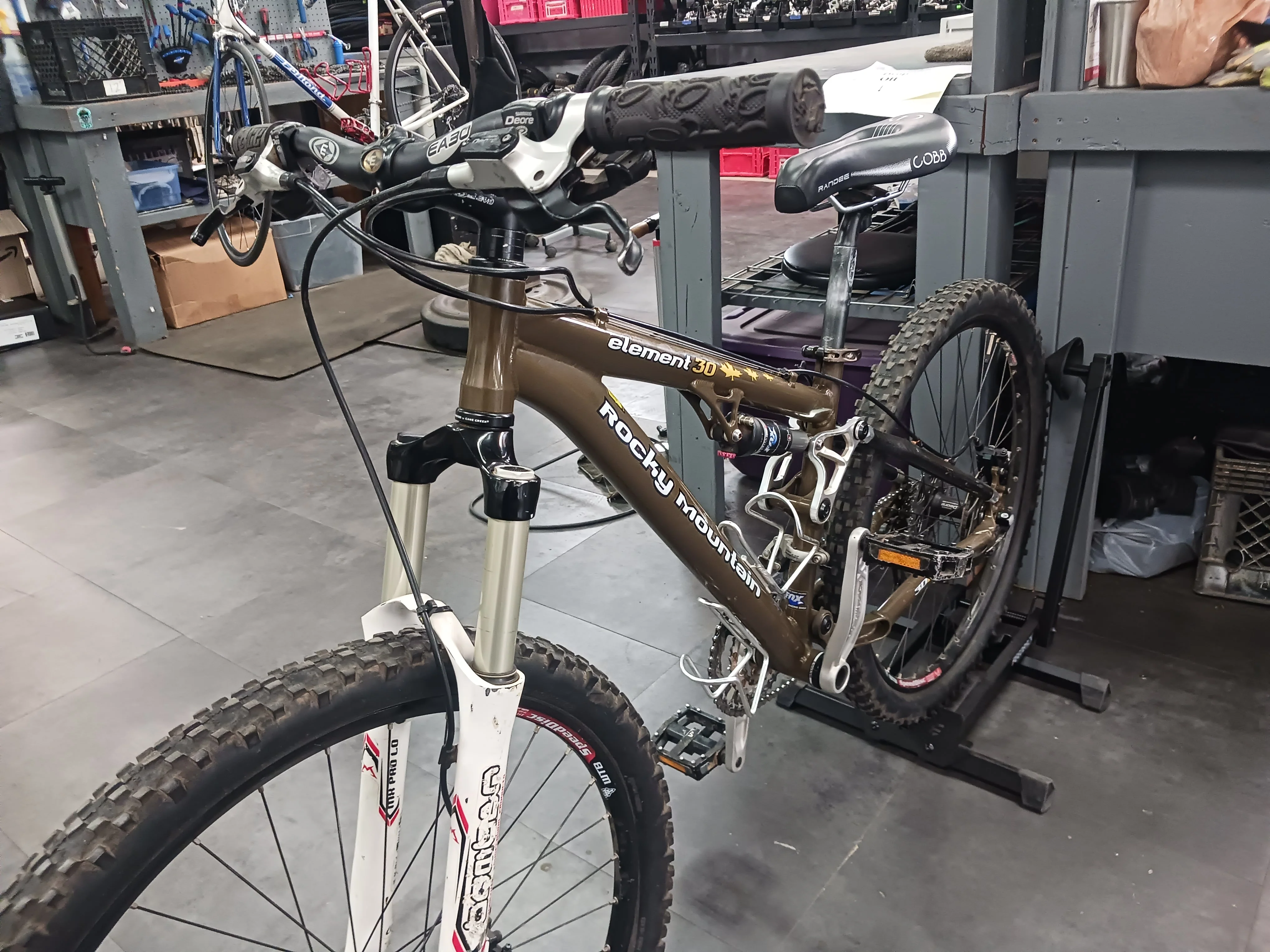 Rocky Mountain Element 30, Mountain Bike - Image 10