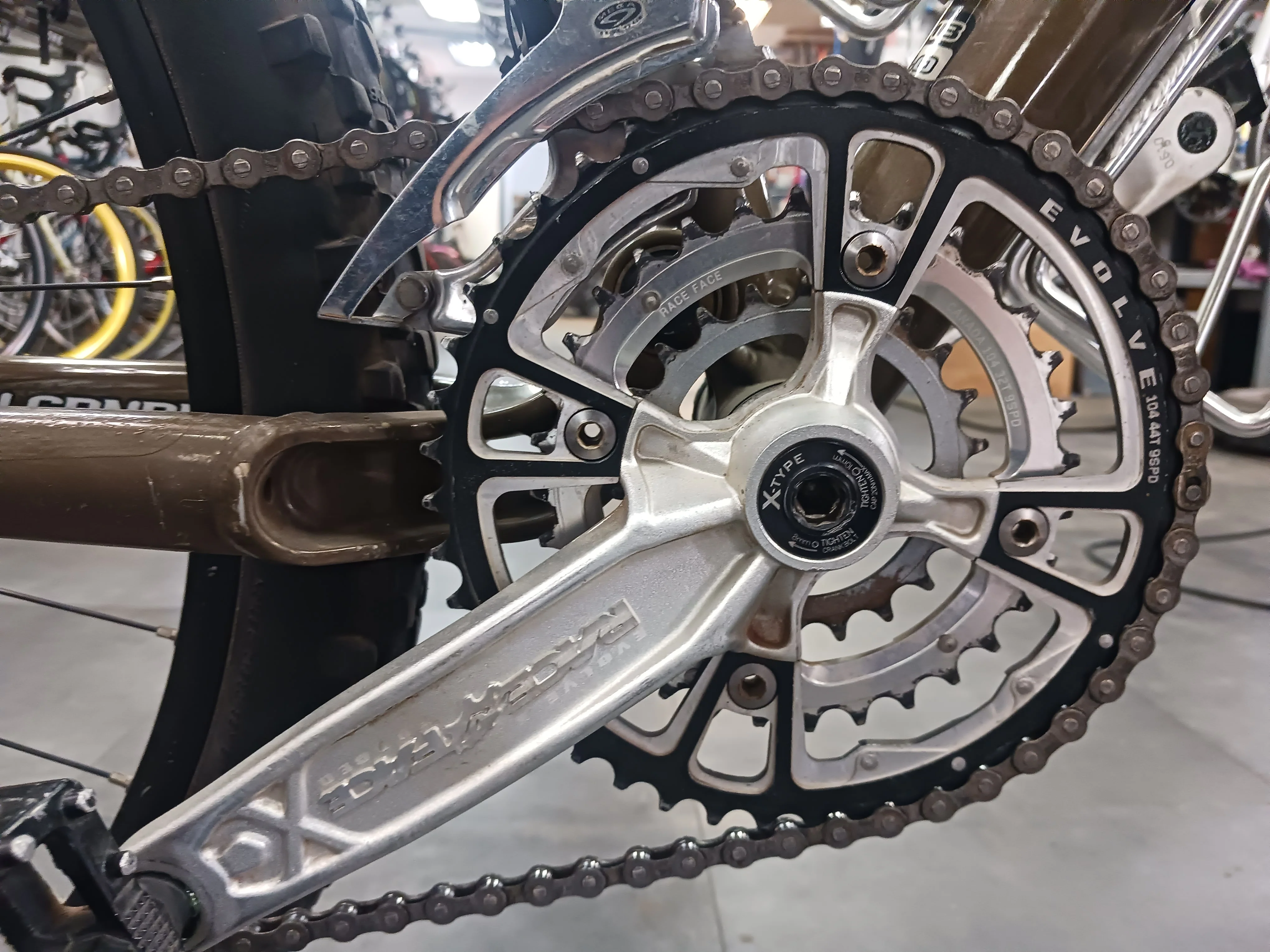 Rocky Mountain Element 30, Mountain Bike - Image 4