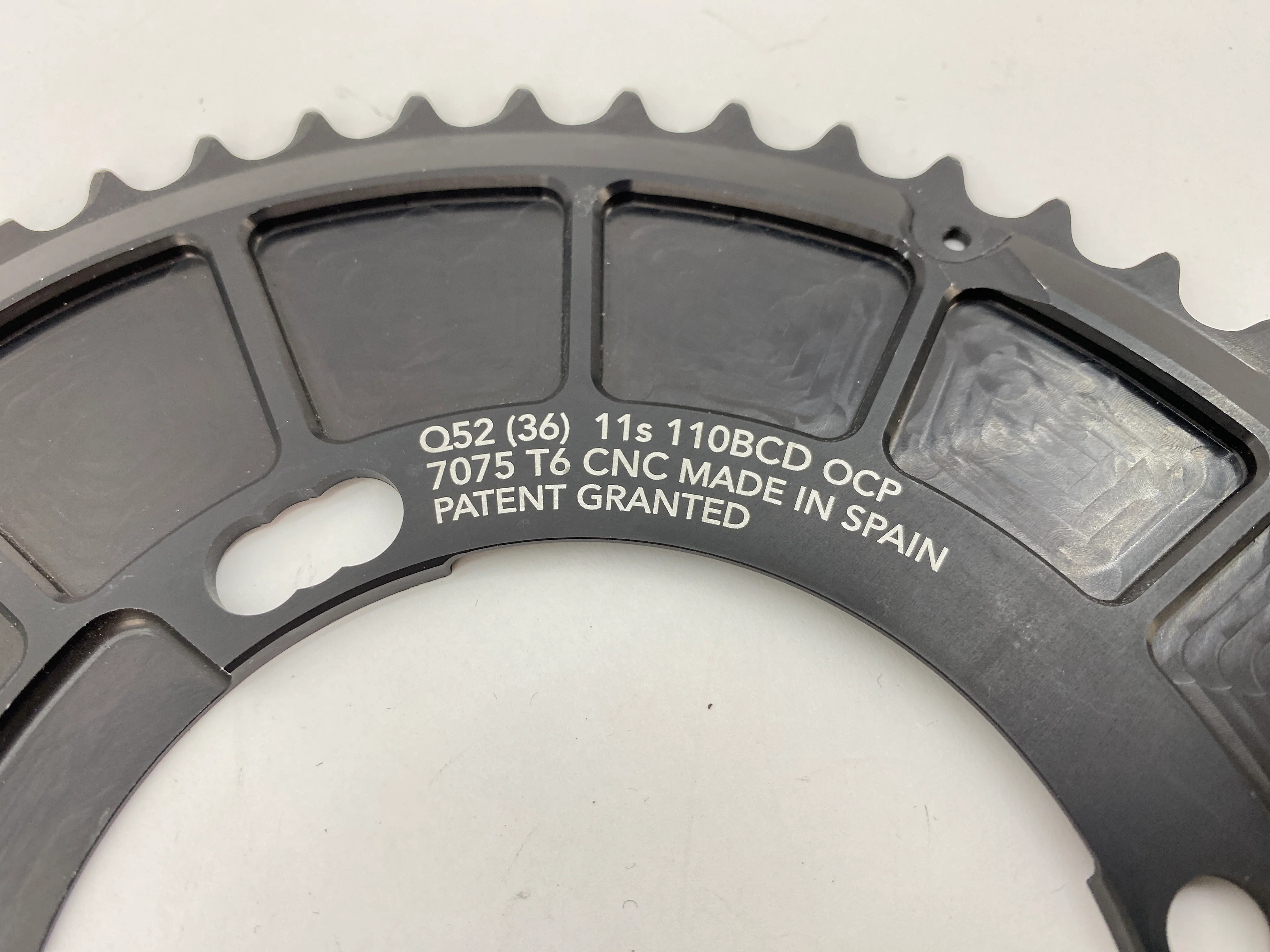 Rotor Q-Ring Oval Carbon Chainring 52t 110Abcd - Image 3