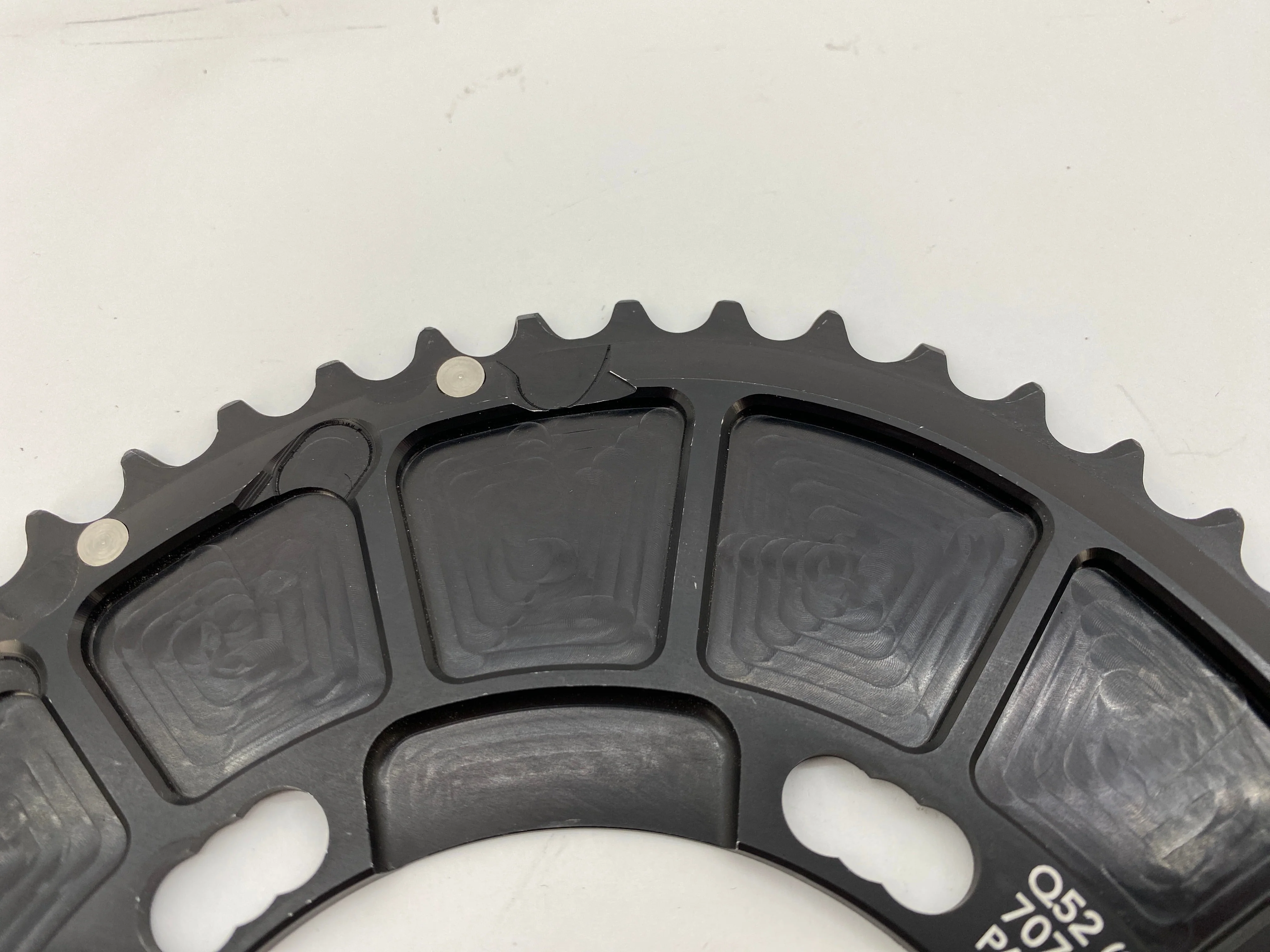 Rotor Q-Ring Oval Carbon Chainring 52t 110Abcd - Image 4