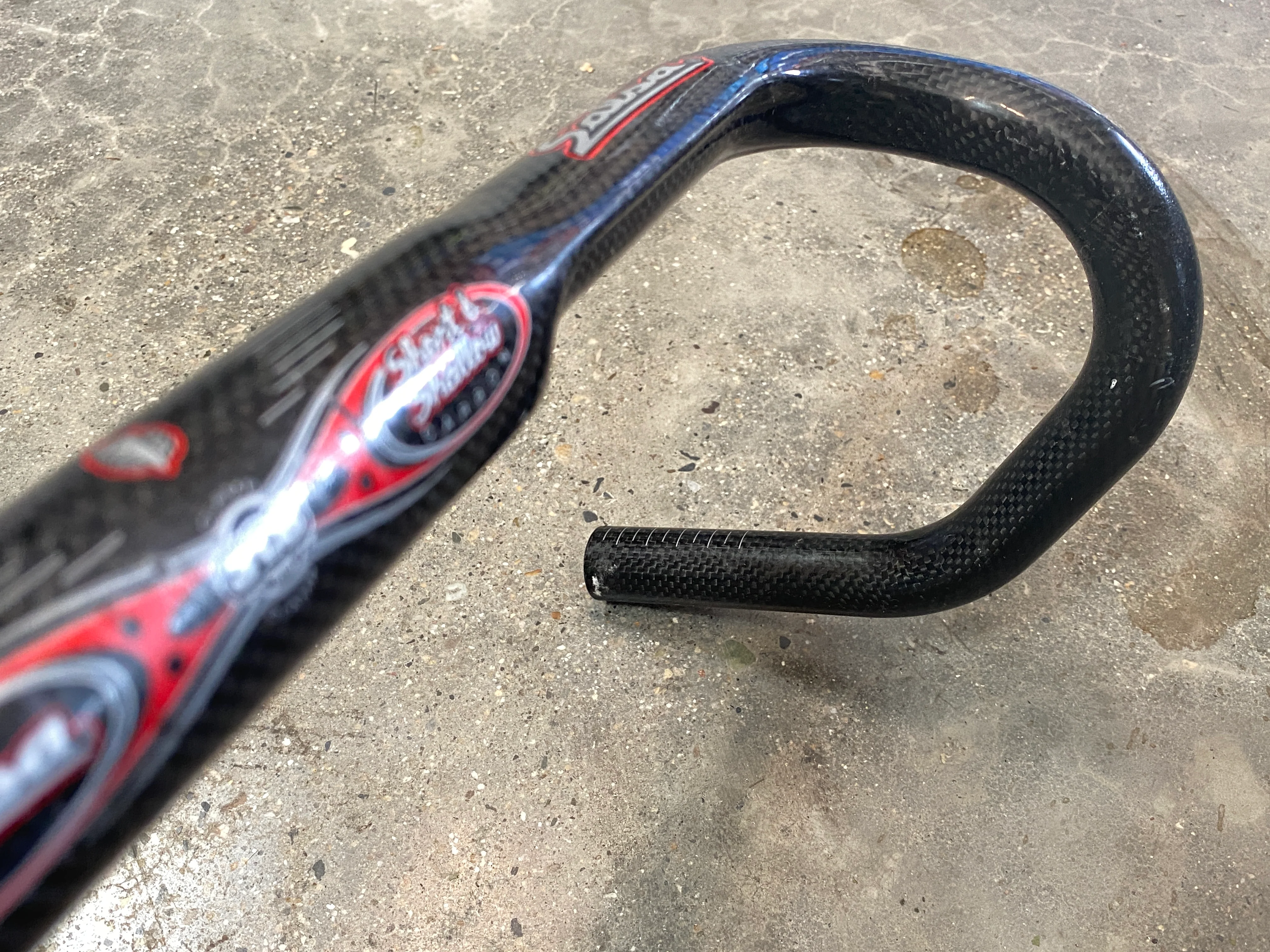 Salsa Short and Shallow Carbon Drop Bars 31.8mm 42cm - Image 3