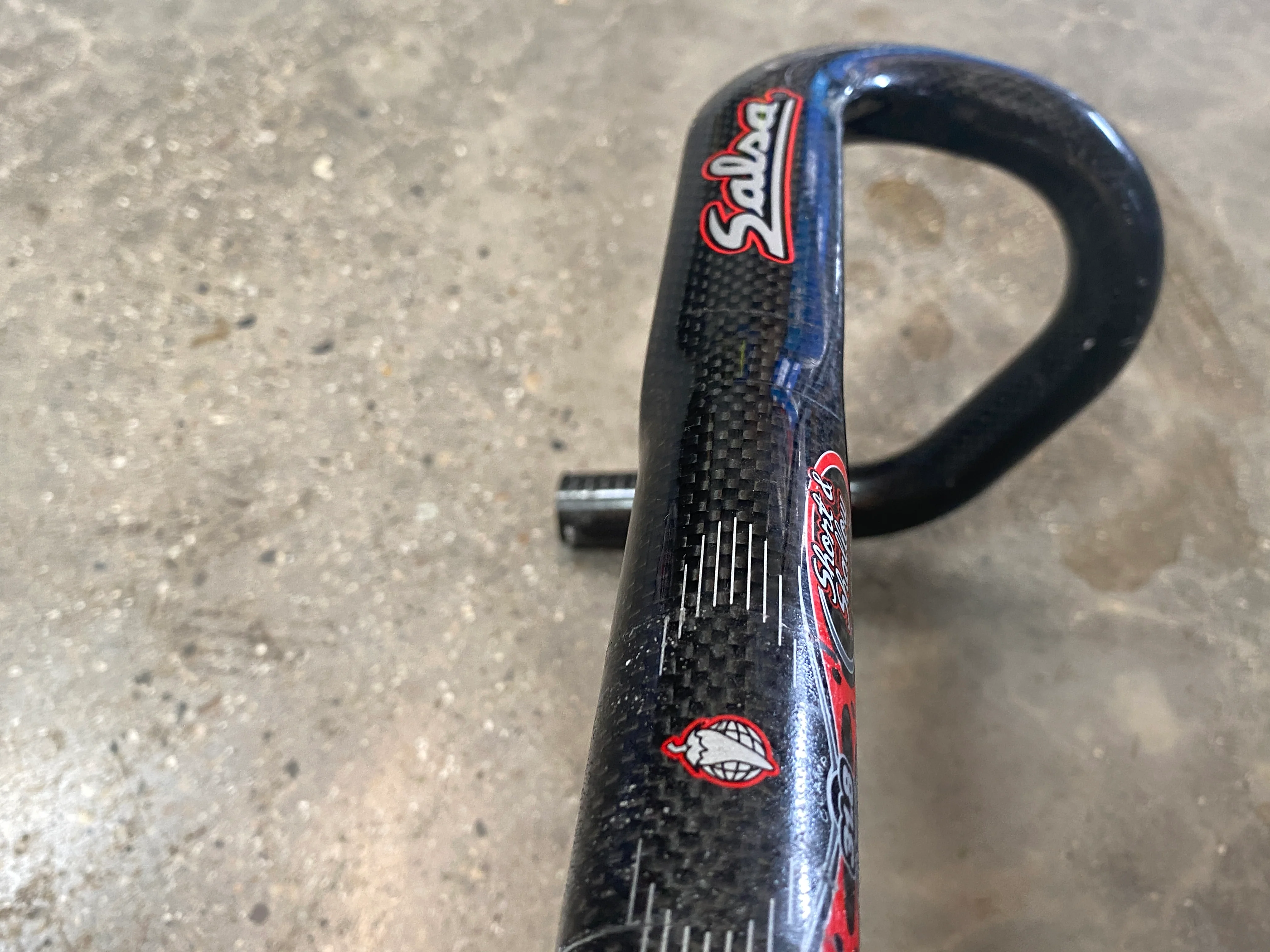 Salsa Short and Shallow Carbon Drop Bars 31.8mm 42cm - Image 4