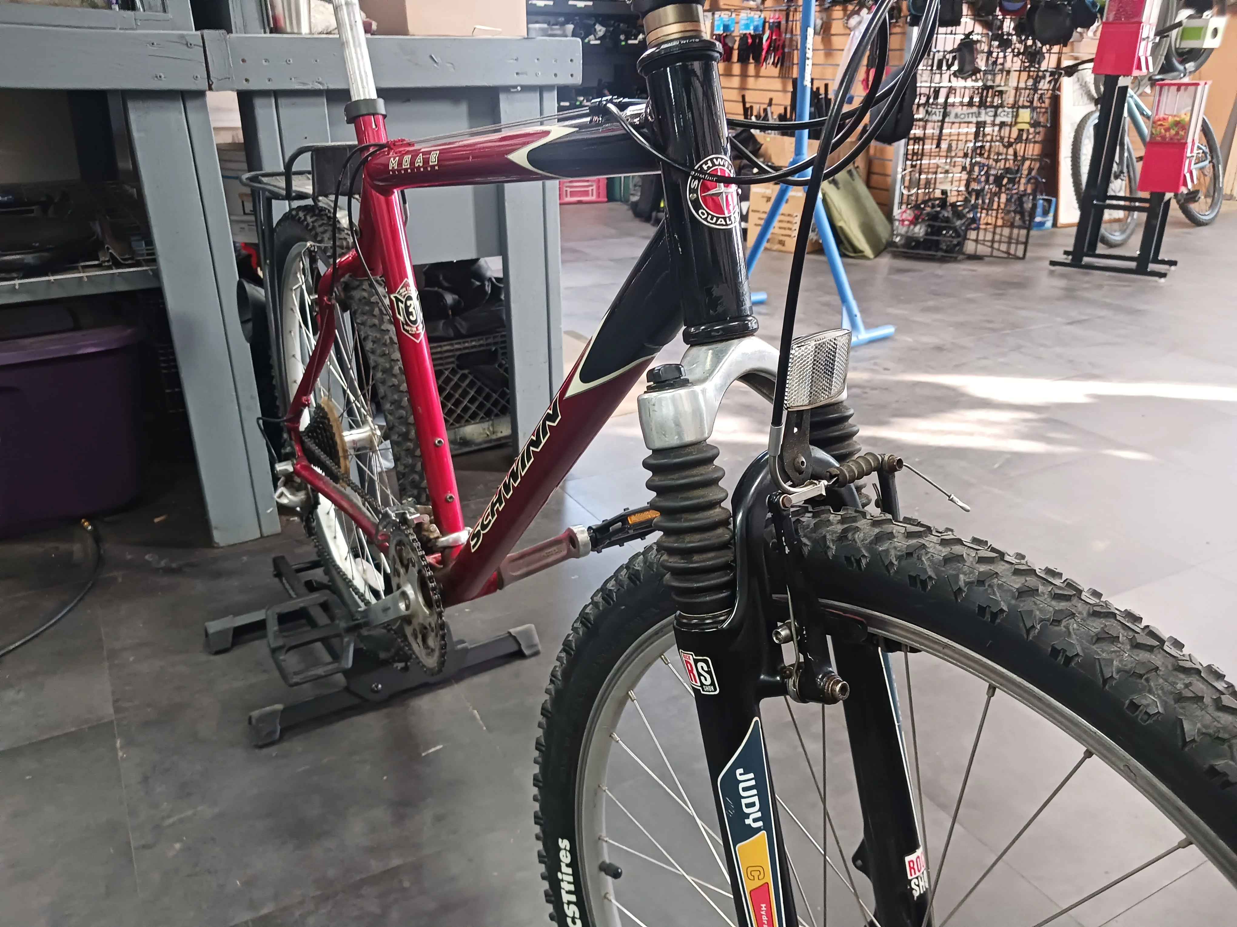 Schwinn Moab, Mountain Bike, Medium - Image 7