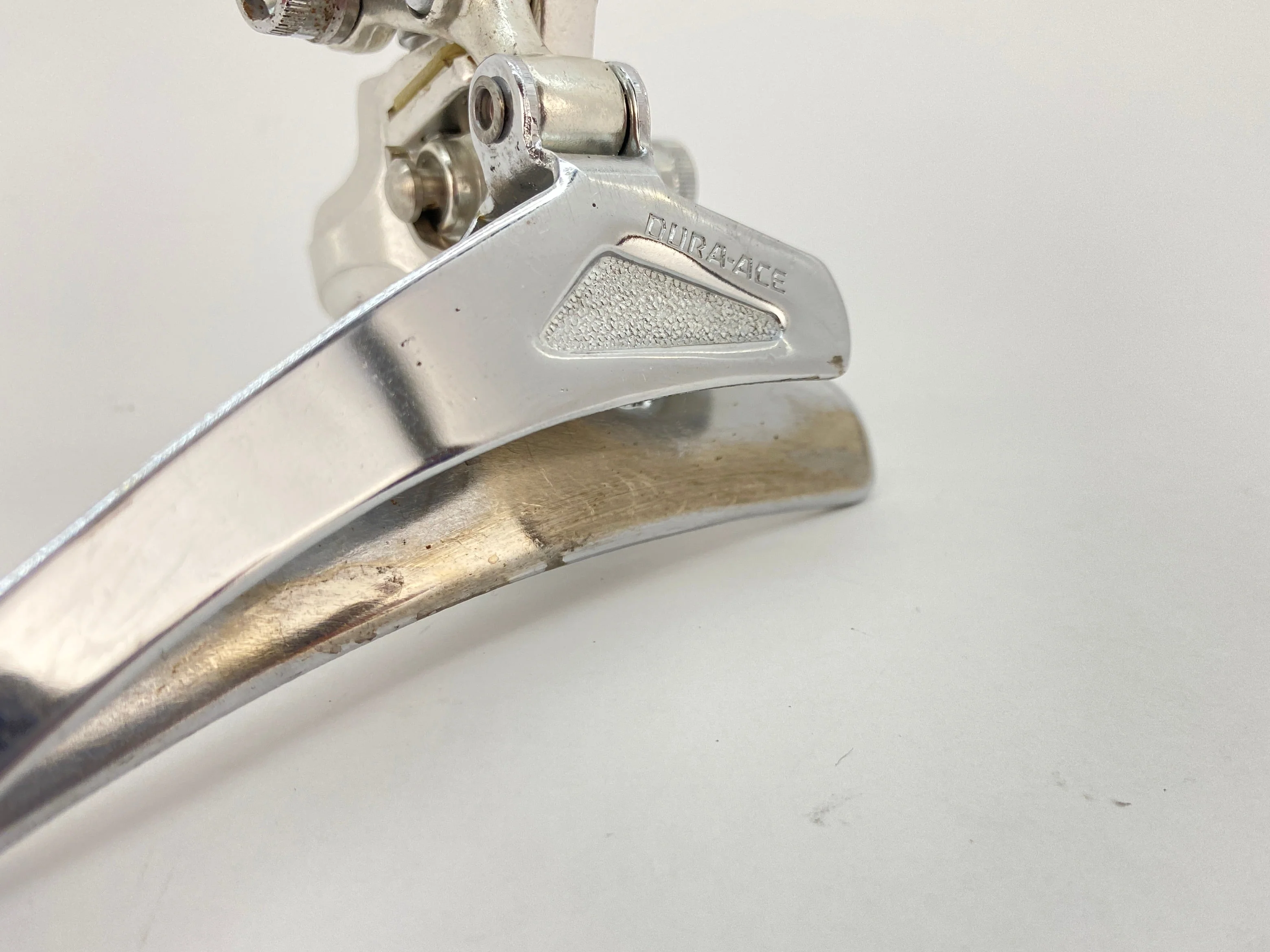 Shimano Dura Ace 7200 Front Derailleur - 28.6 Clamp - Image 7