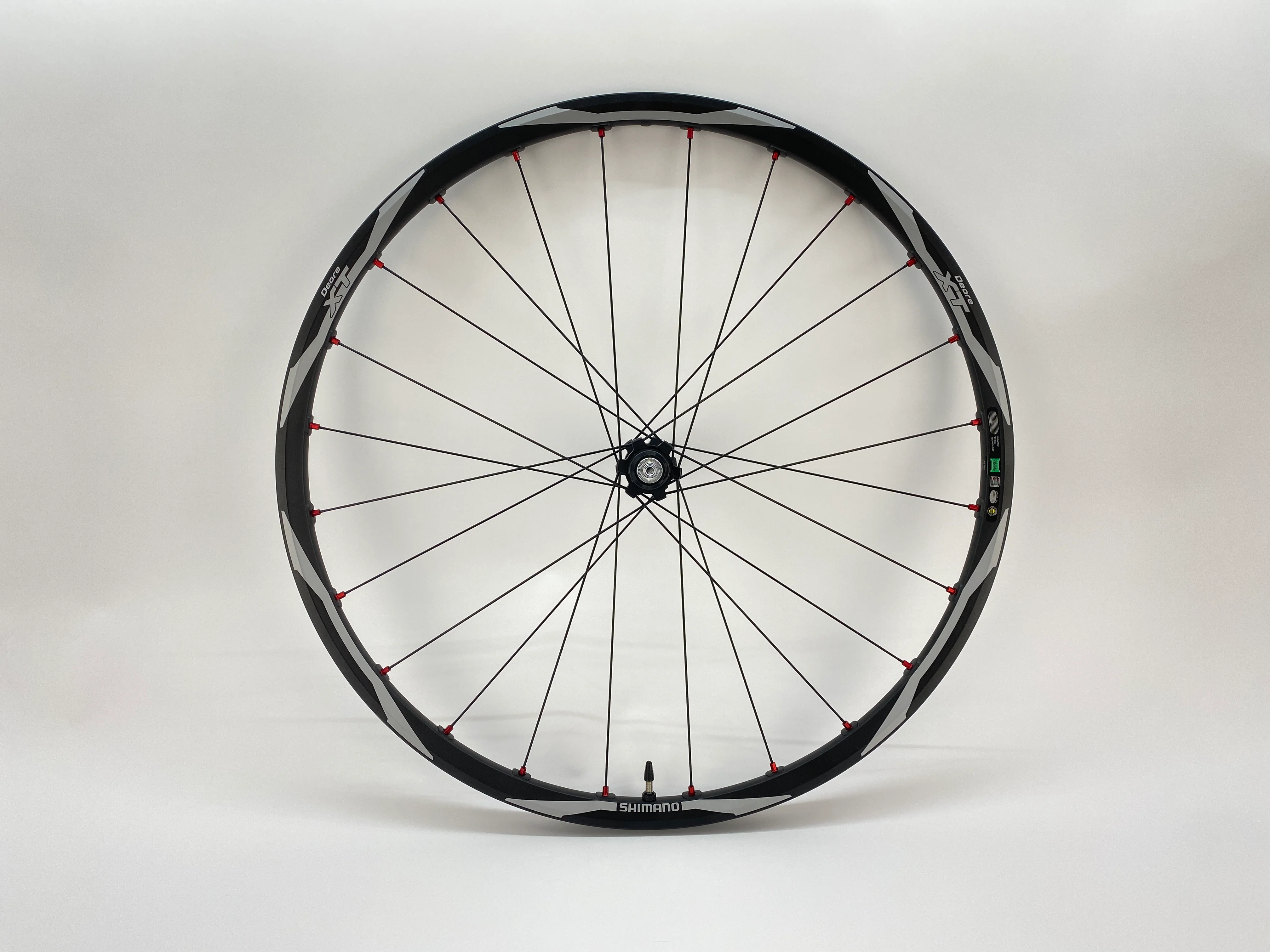 Shimano XT M775 Front Wheel 26 inch