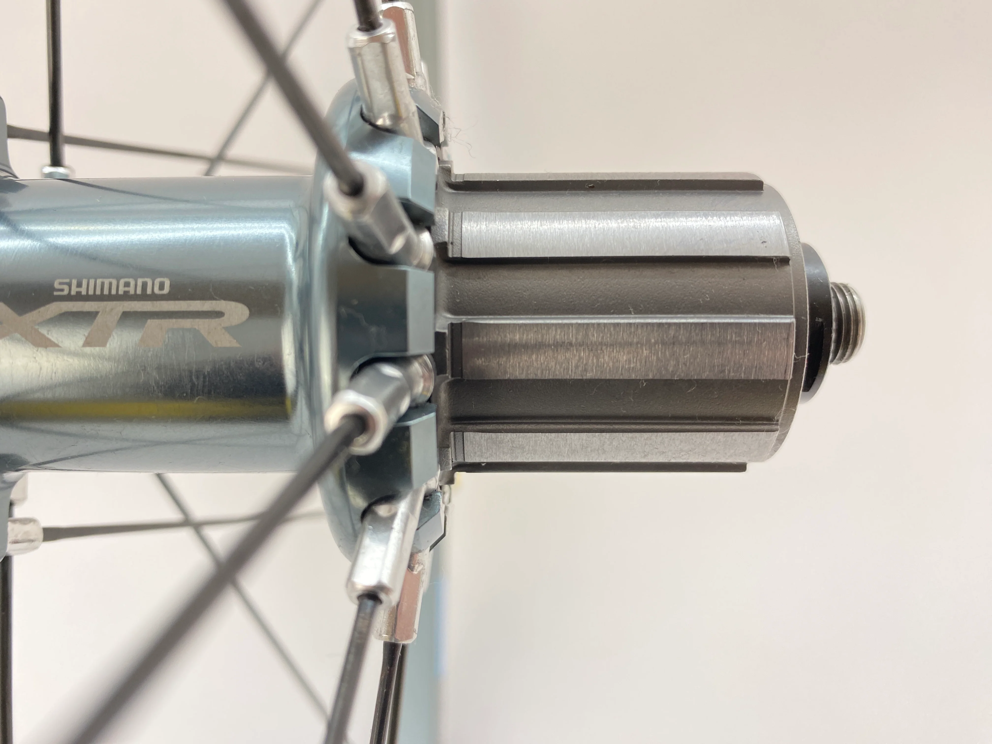 Shimano XTR M965 Rear Wheel 26 inch New - Image 3