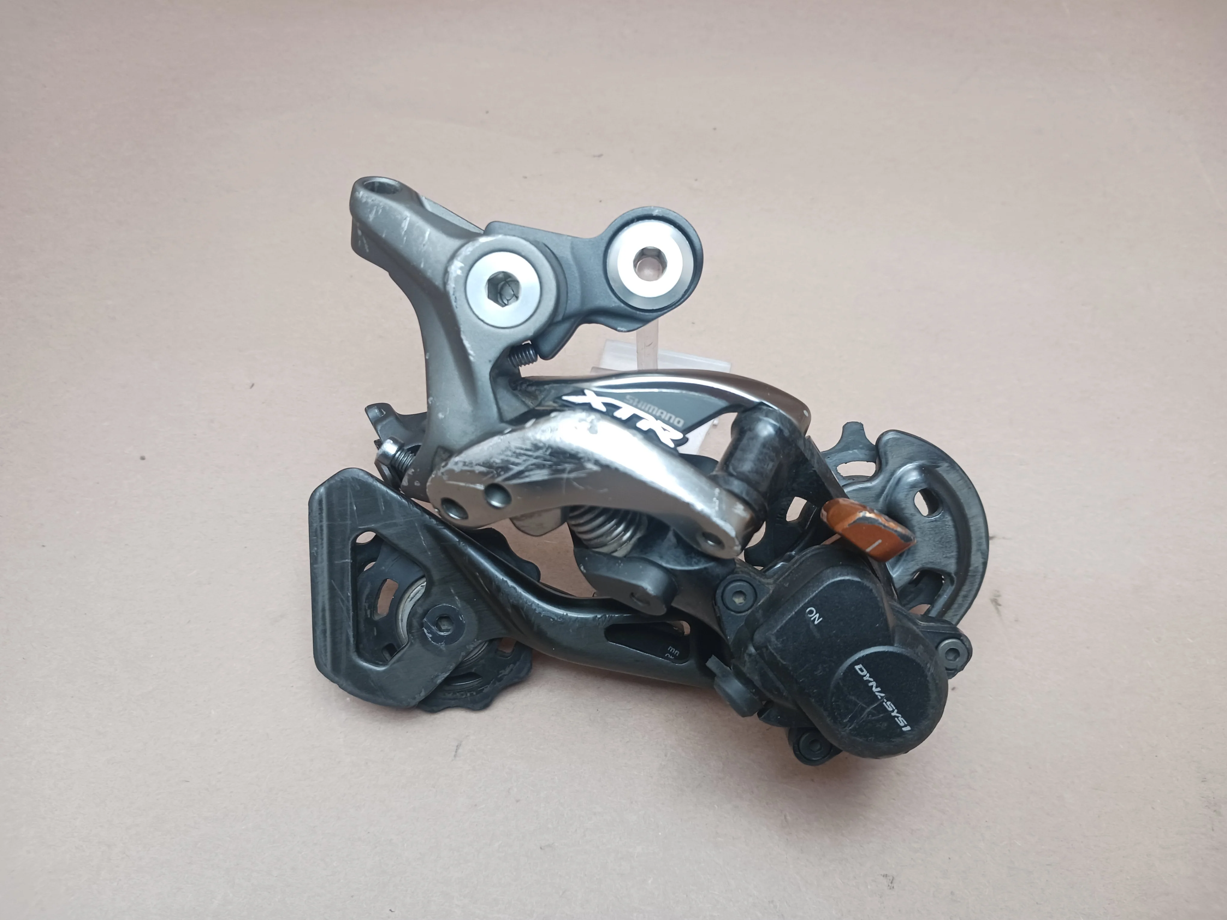 Shimano XTR RD-M9000 Rear Derailleur With Clutch Mechanism