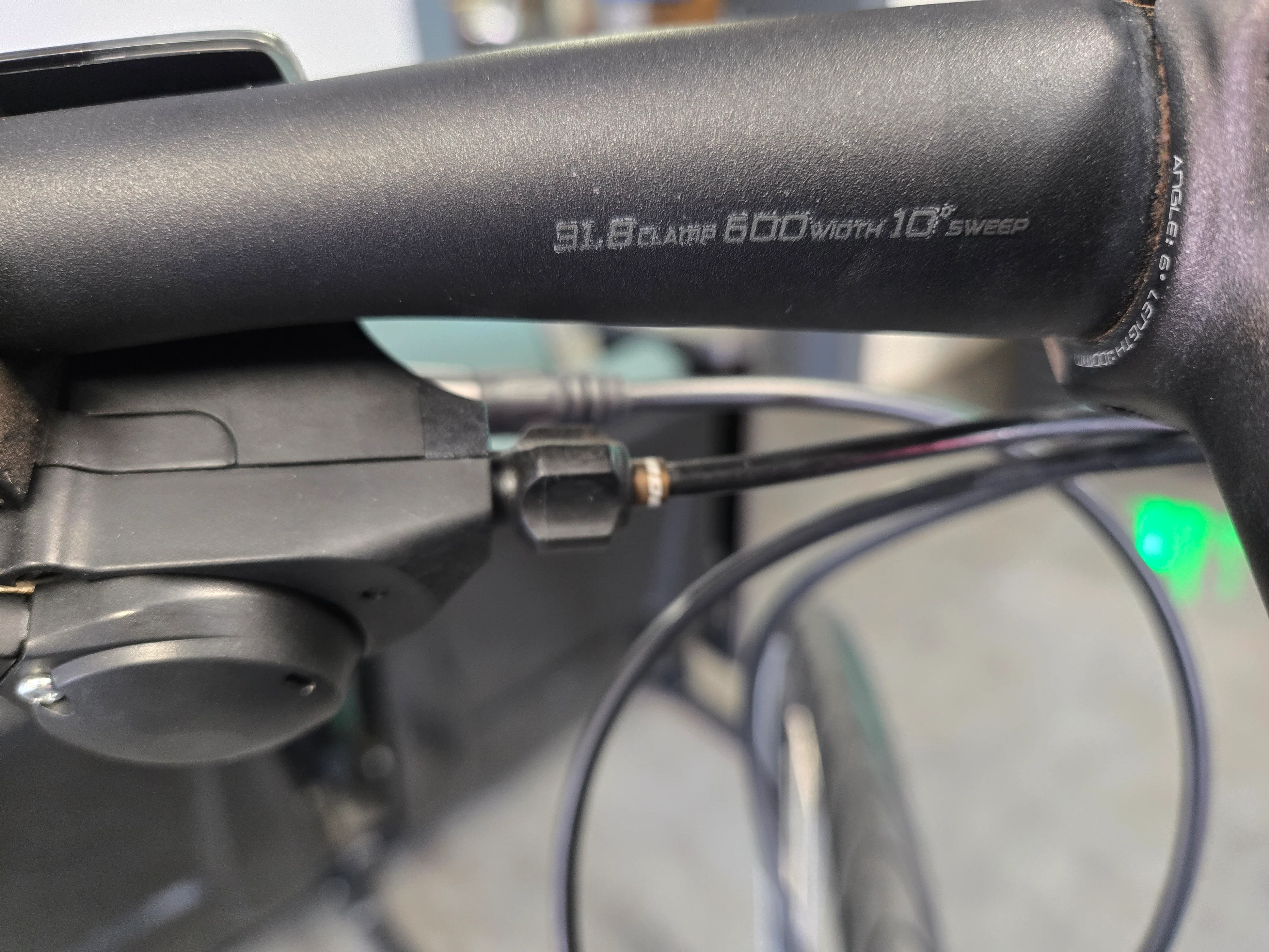 Specialized Sirrus Expert, Hybrid Bike, Medium - Image 13