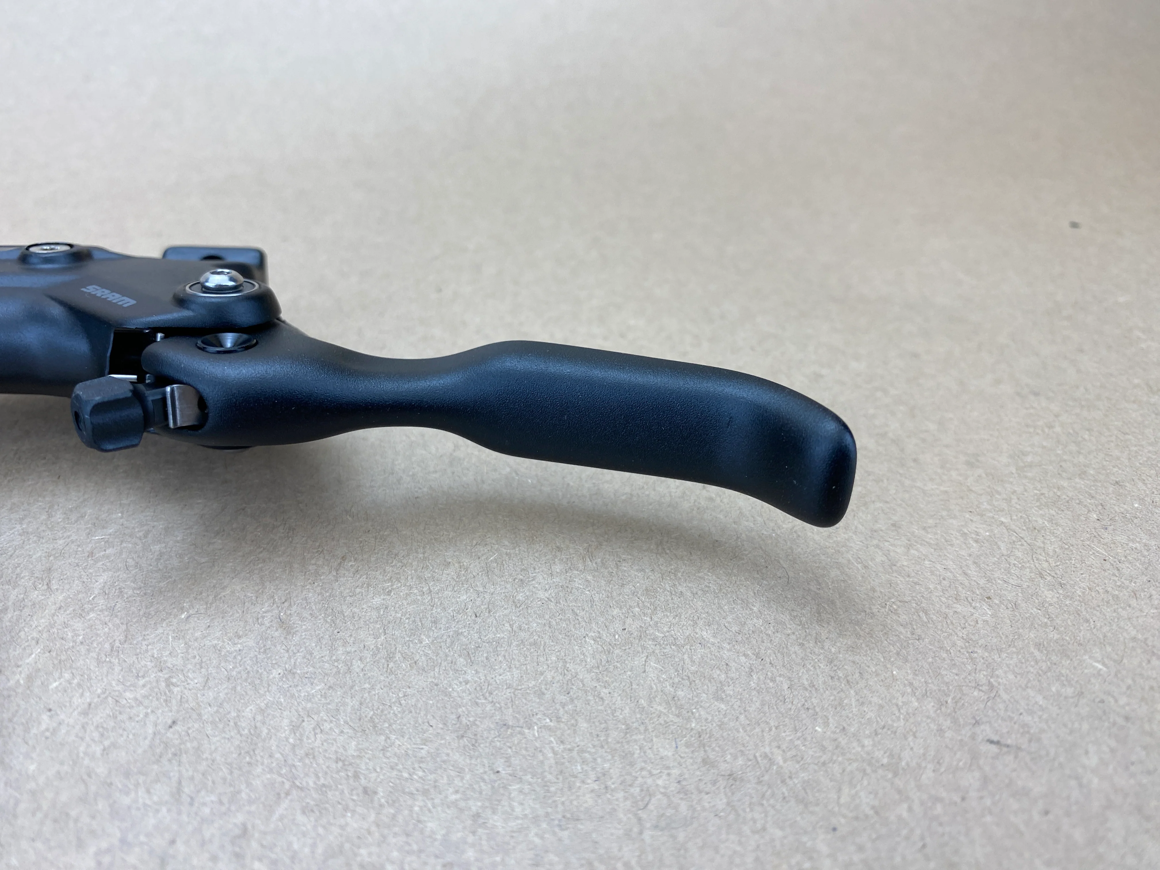 SRAM Level Stealth Silver Front Disc Brake 4-piston - Image 3