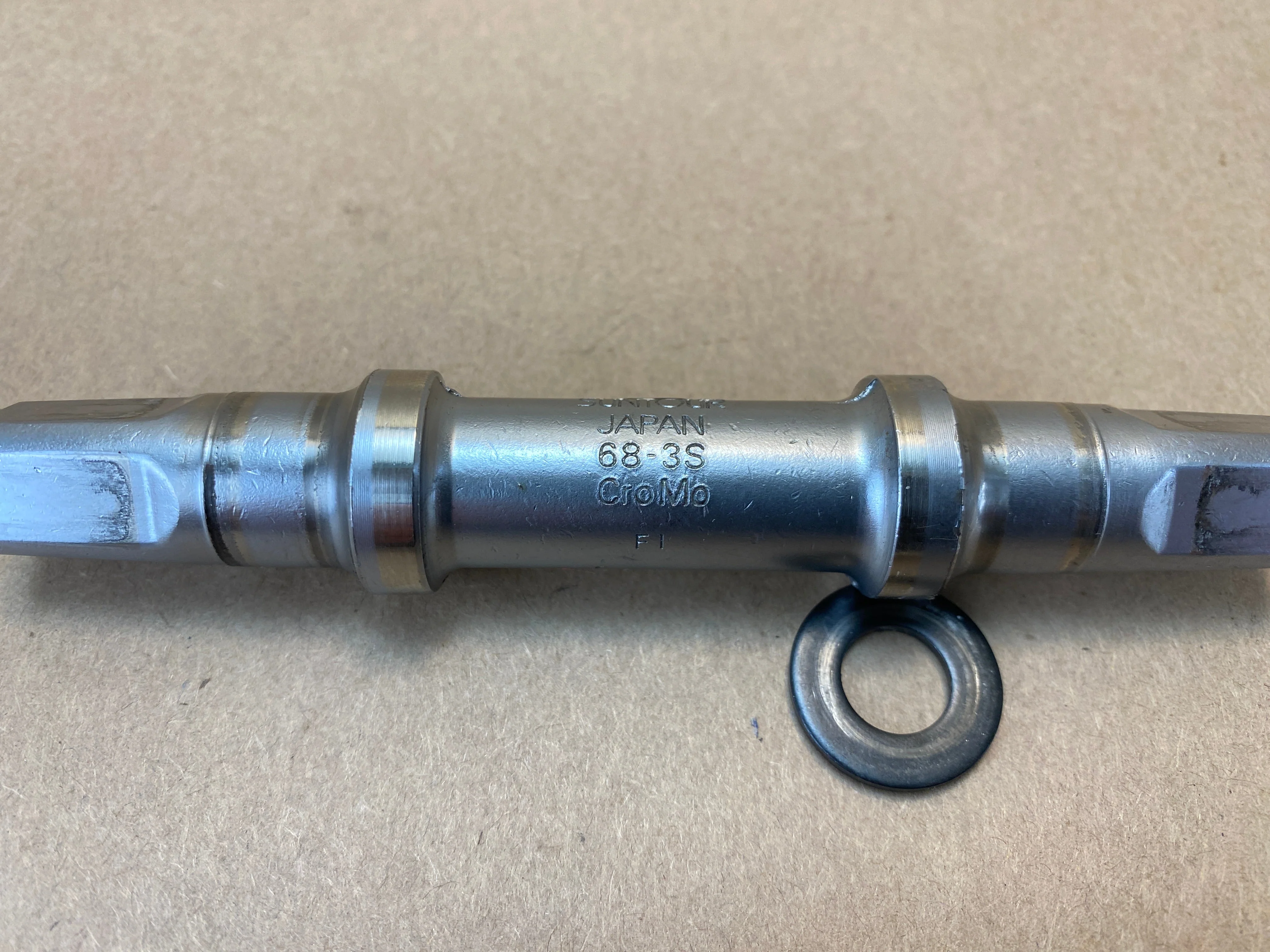 Suntour Grease Guard Bottom Bracket - 126mm - Image 3