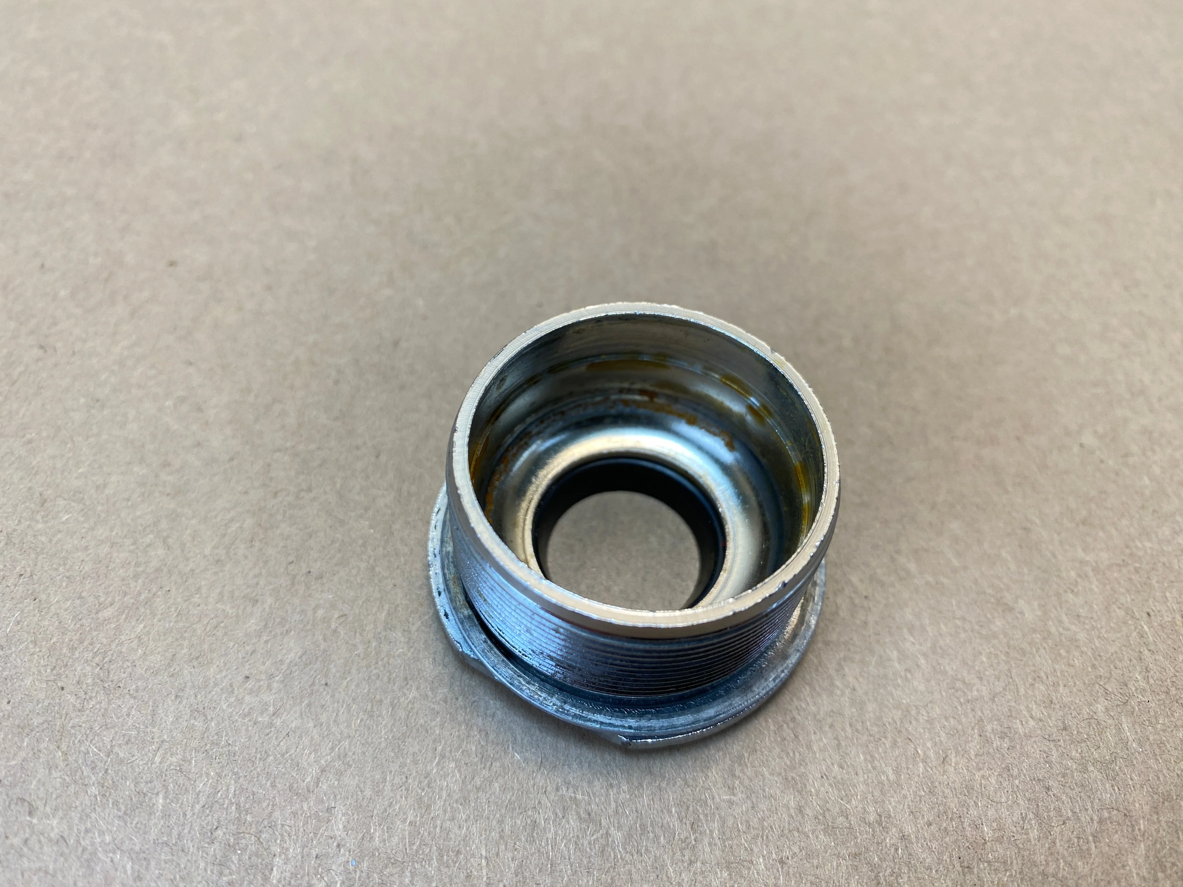 Suntour Grease Guard Bottom Bracket - 126mm - Image 4