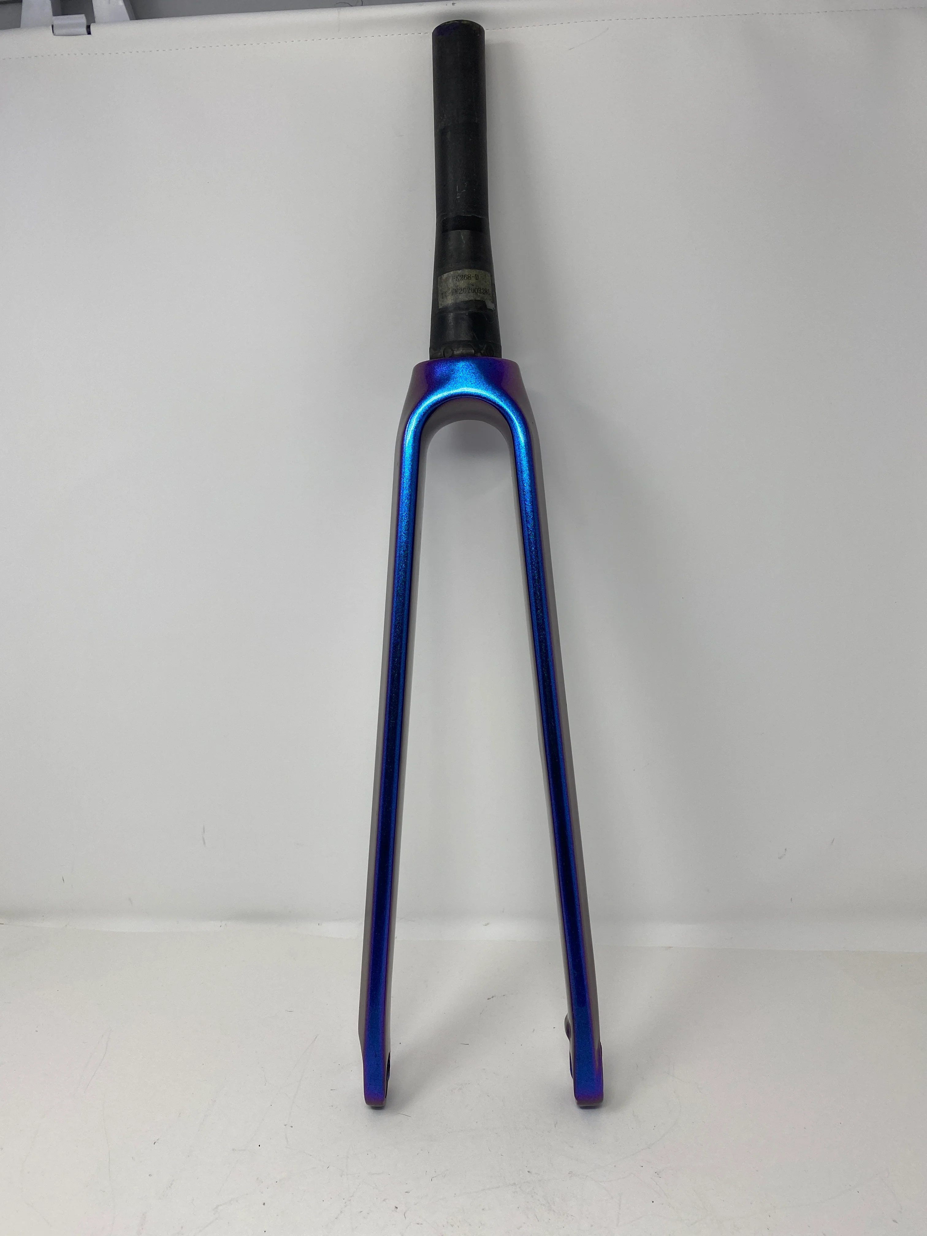 Trek Madone Carbon 700c Road Bike Fork Iridescent Purple 12x100 - Image 3